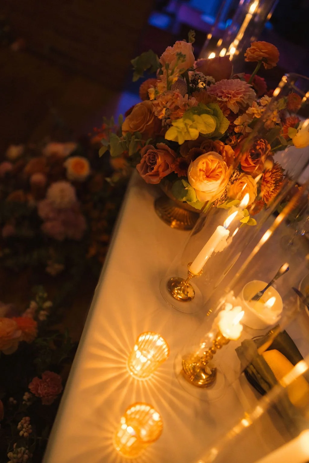 warm-candlelight-wedding-flowers-pittsburgh.jpg