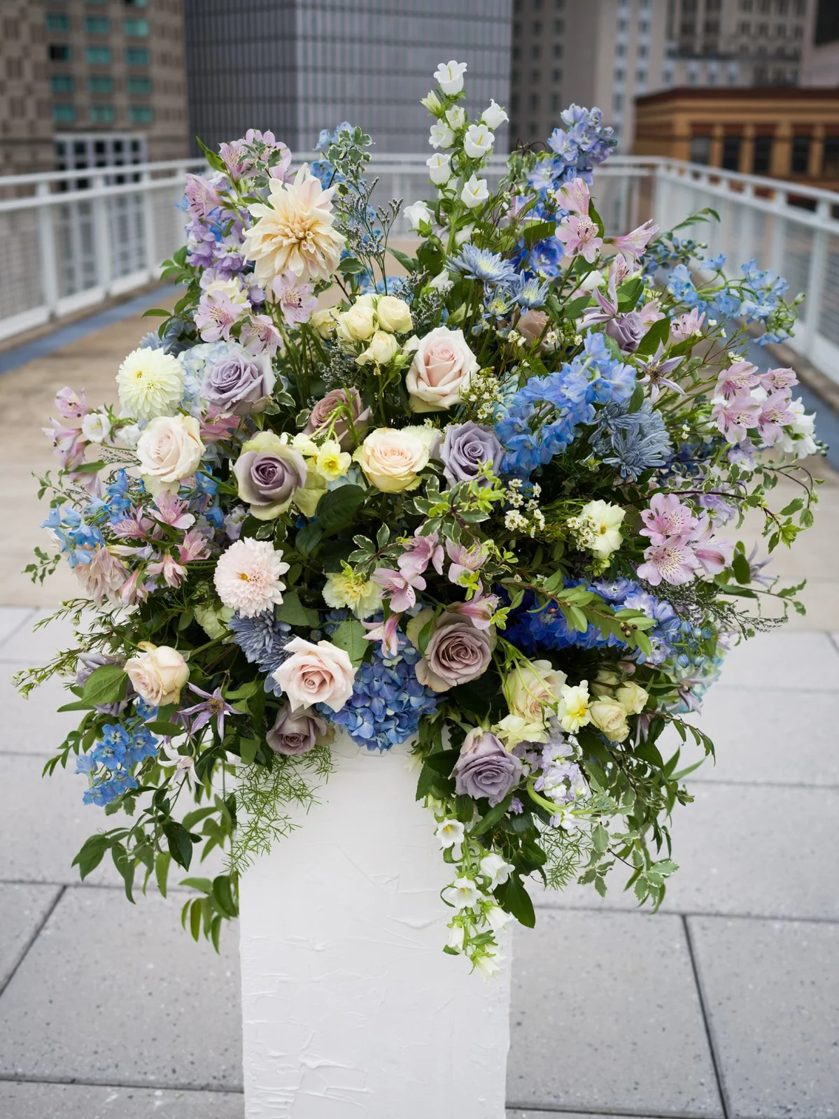 pillar-floral-design-pittsburgh-wedding.jpg