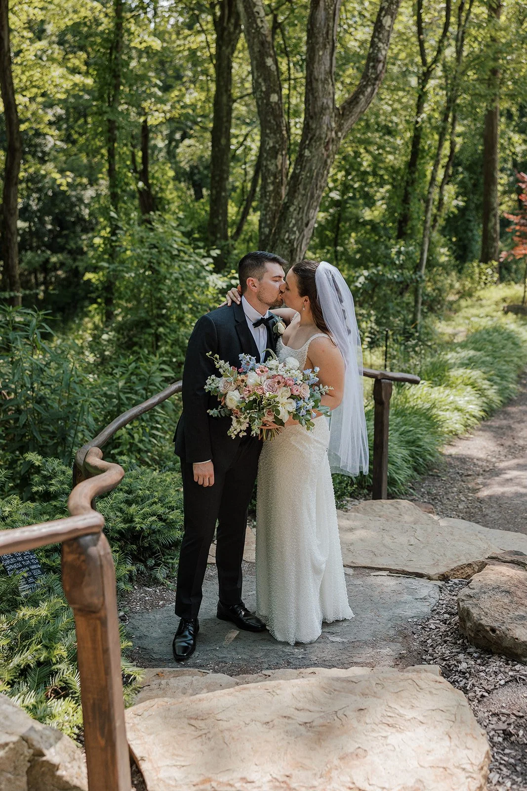 lush-romantic-bridal-bouquet-pittsburgh-botanic.jpg