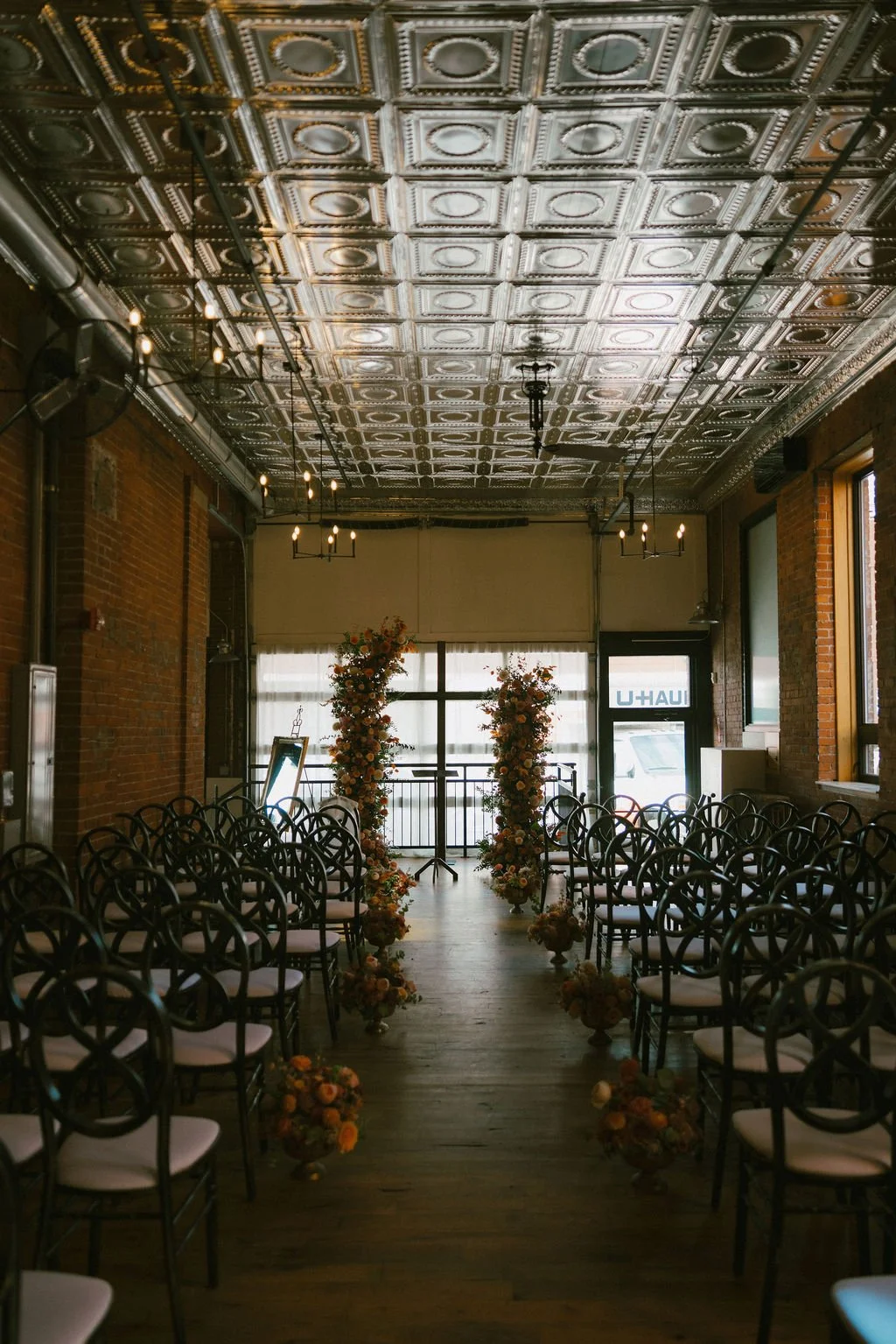 fall-wedding-art-room-flower-designer.jpg