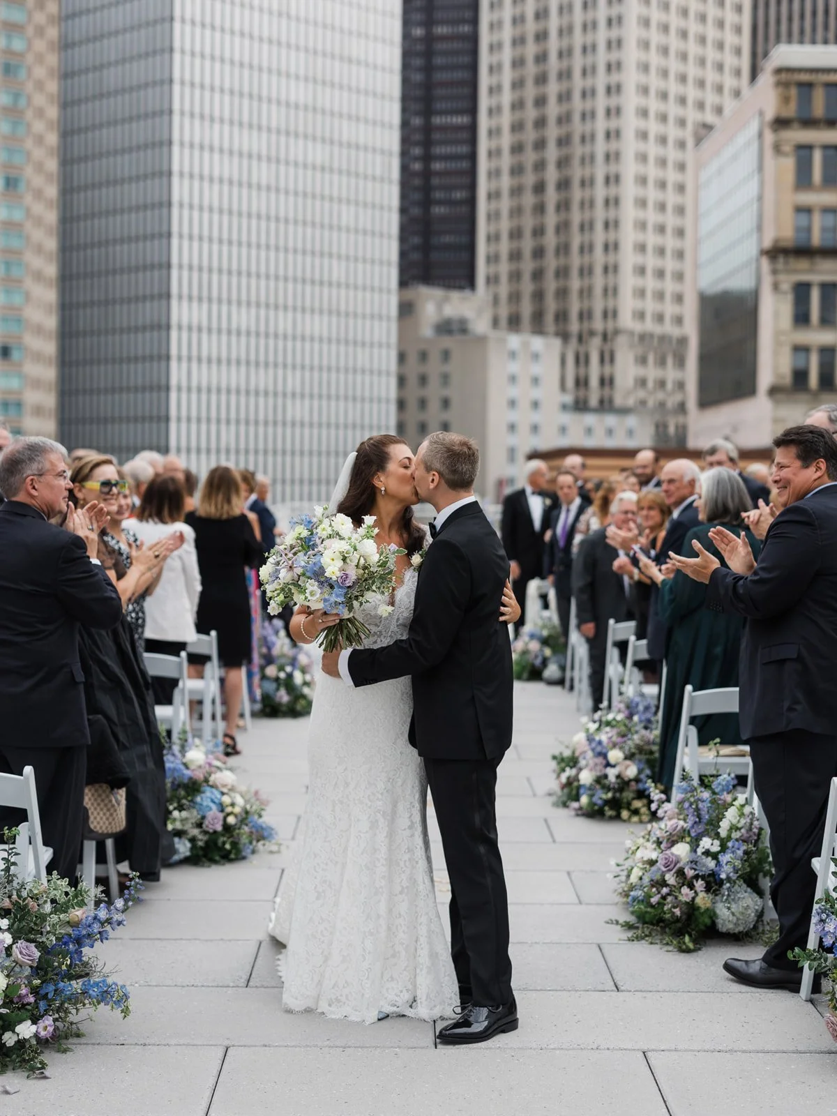 pittsburgh-rooftop-wedding-floral-aisle.jpg