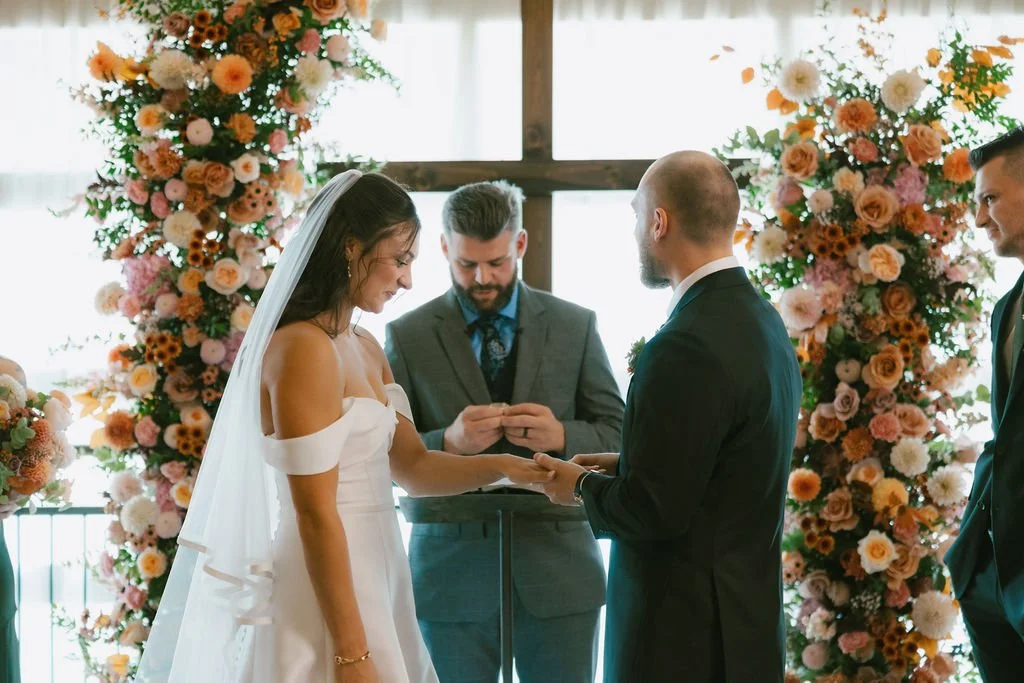 art-room-wedding-couple-autumn-floral.jpg