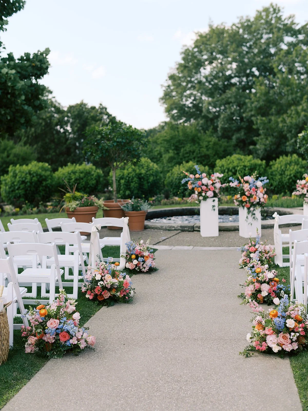colorful-aisle-flowers-pittsburgh-phipps-conservatory.jpg