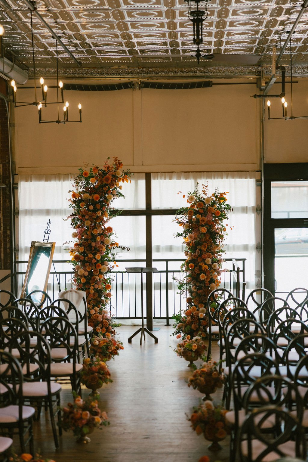 autumn-wedding-flower-installation-strip-district.jpg