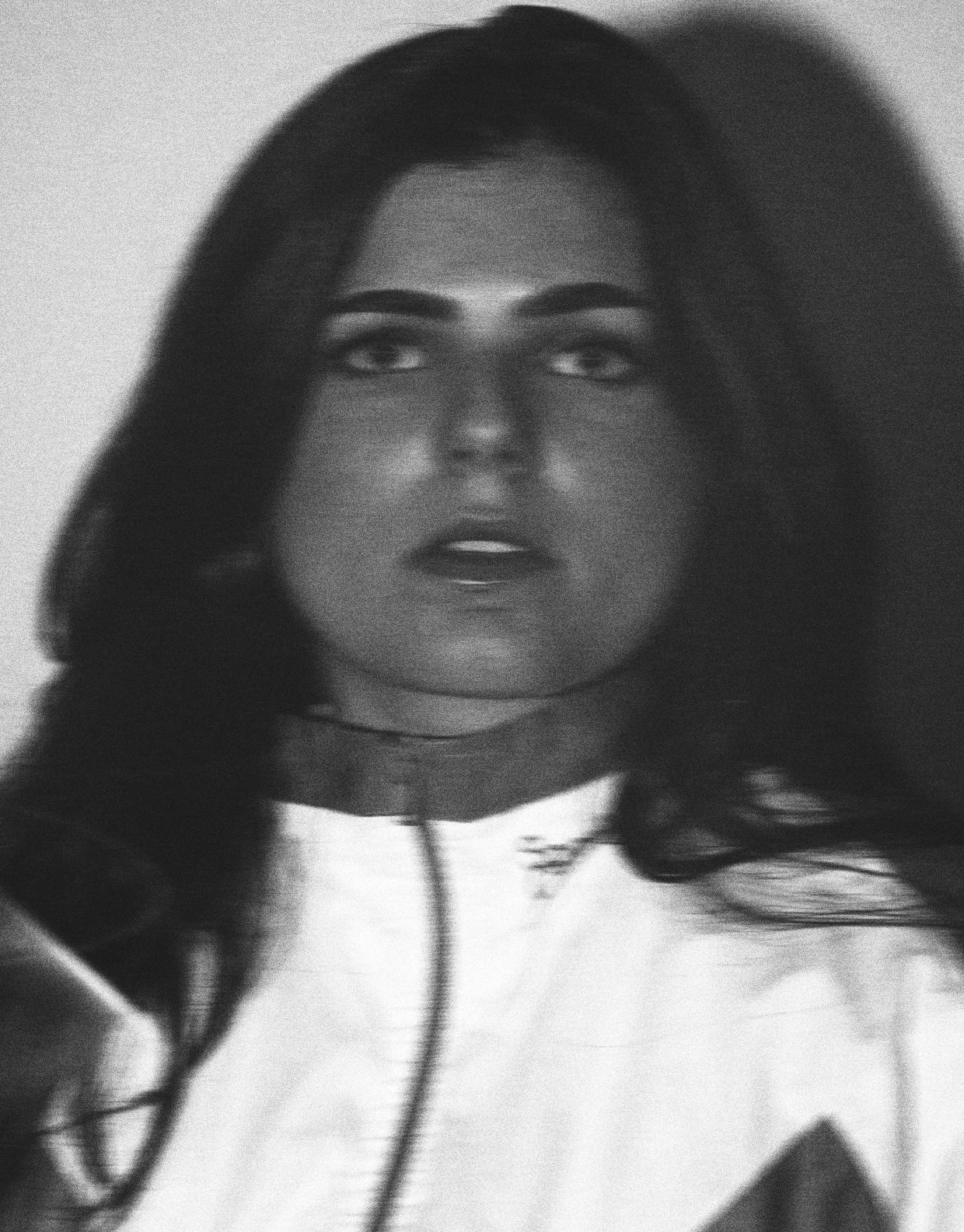 Portrait de la photographe & Directrice Artistique mode qui travaille entre Paris & Marseille Line Février