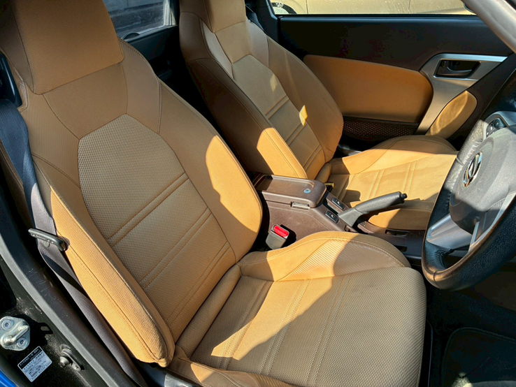 Poor and dirty beige seats 