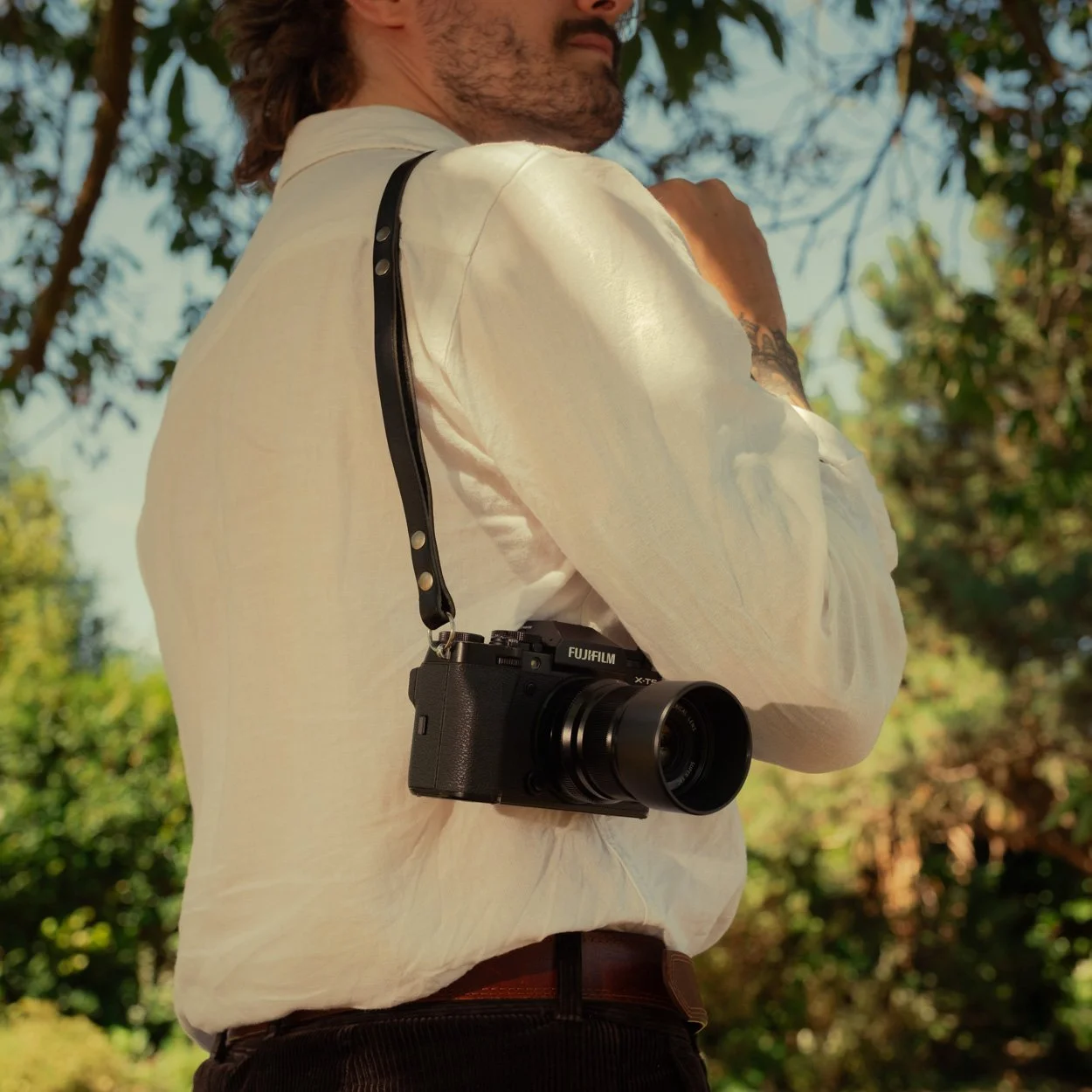 Peak leather shoulder camera strap black