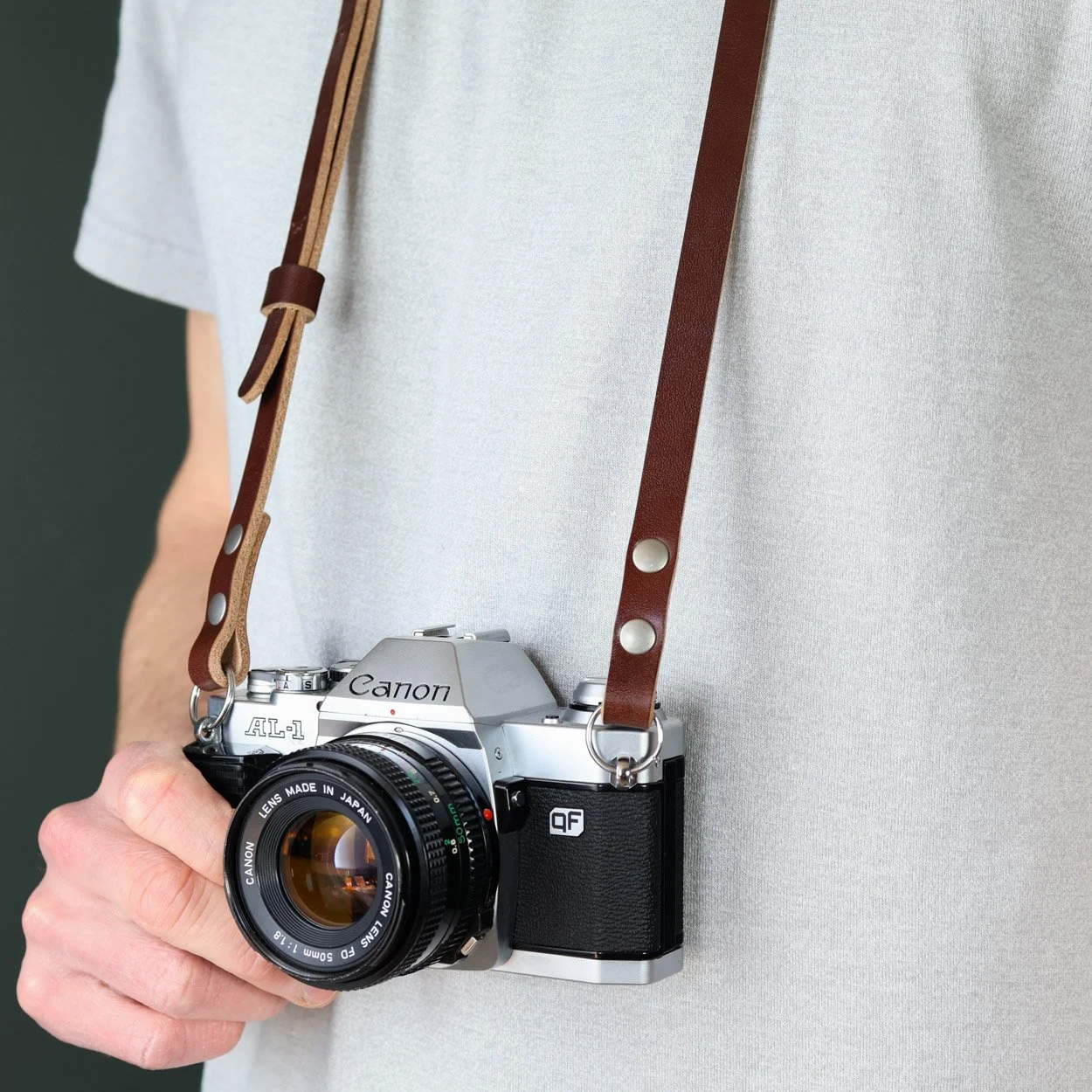 Ascent neck strap close with canon camera