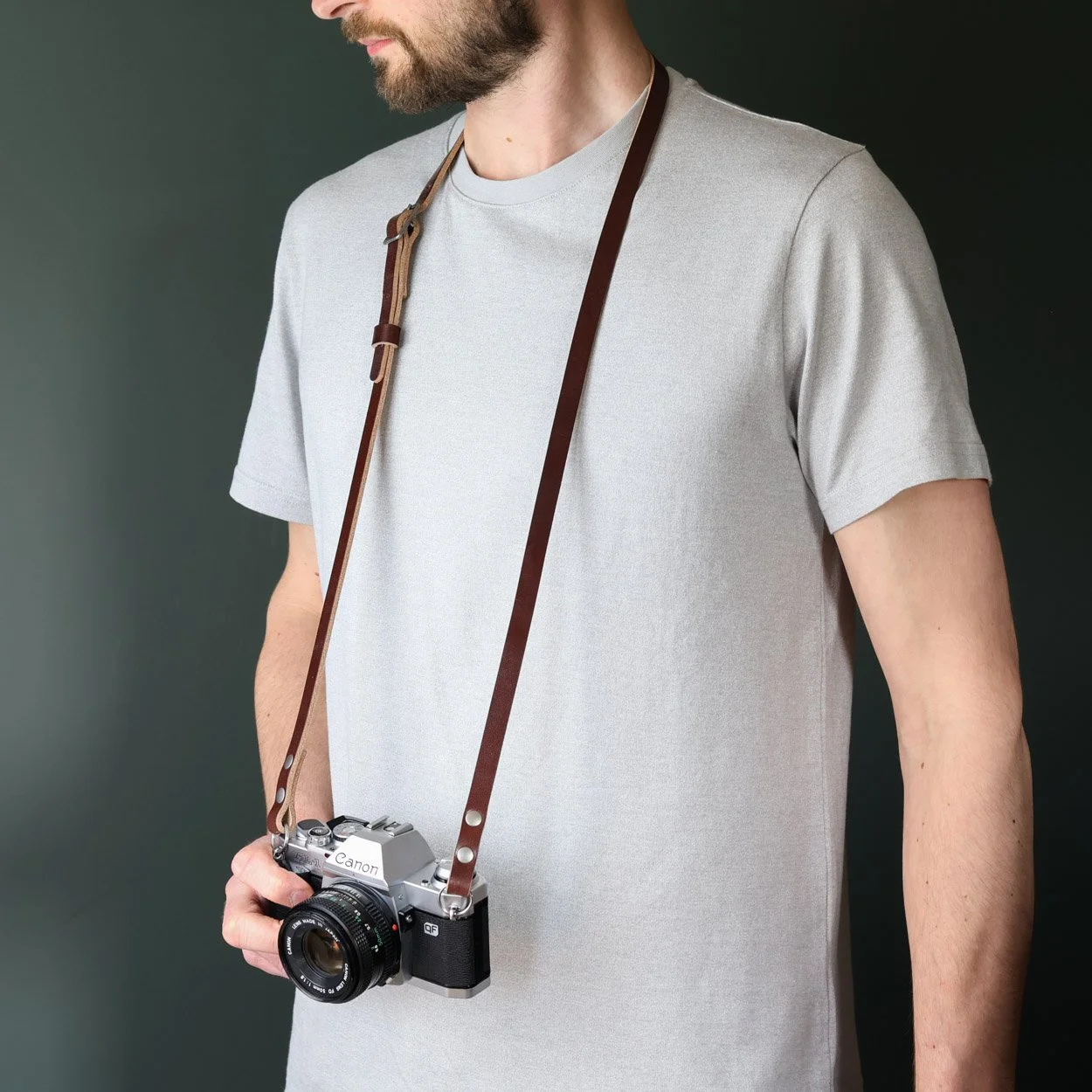 Adjustable camera neck strap