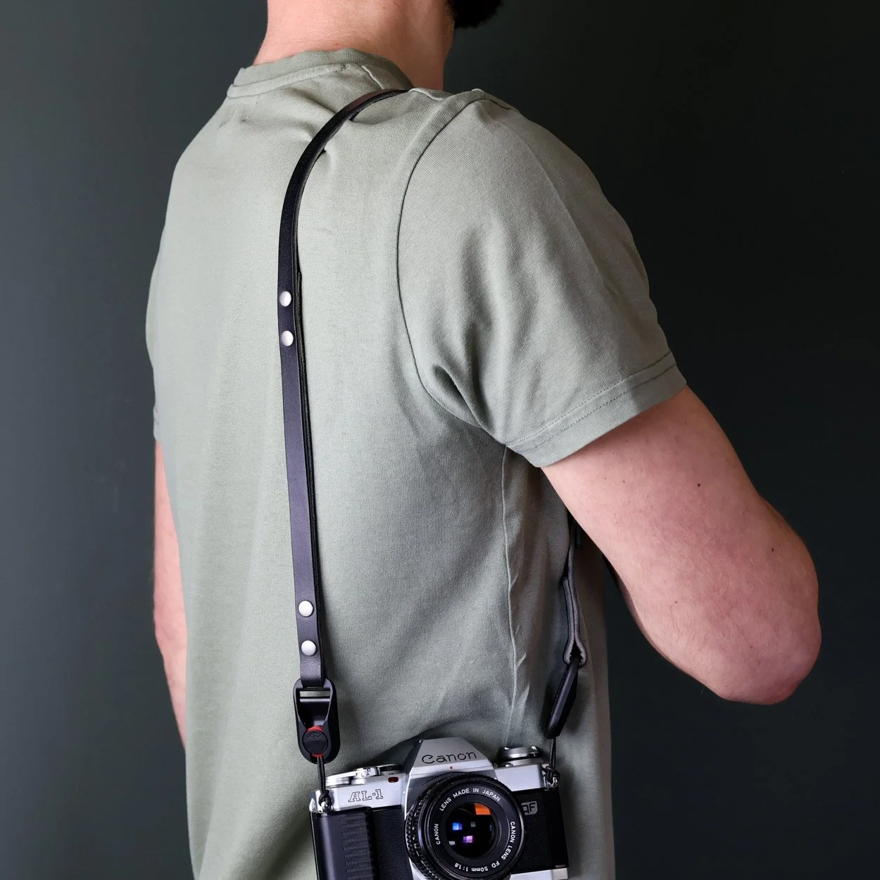 peak design leather camera shoulder strap