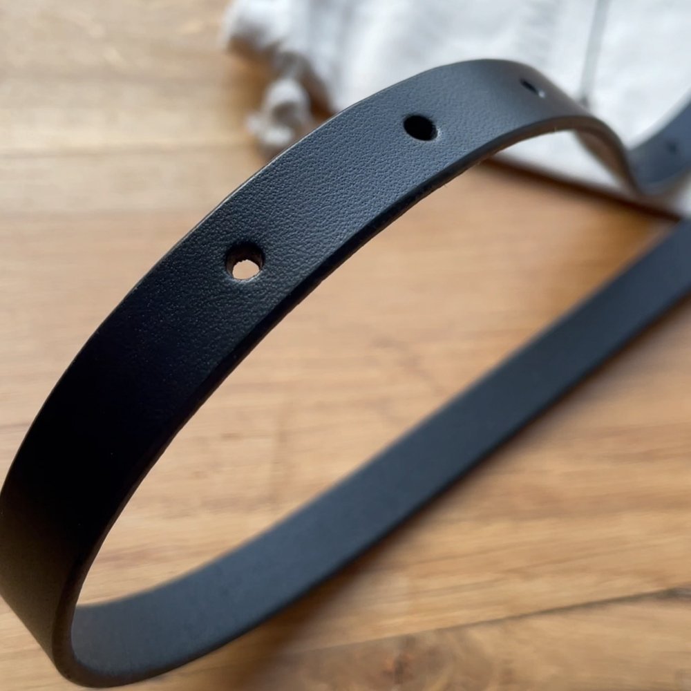 Adjustable leather camera strap