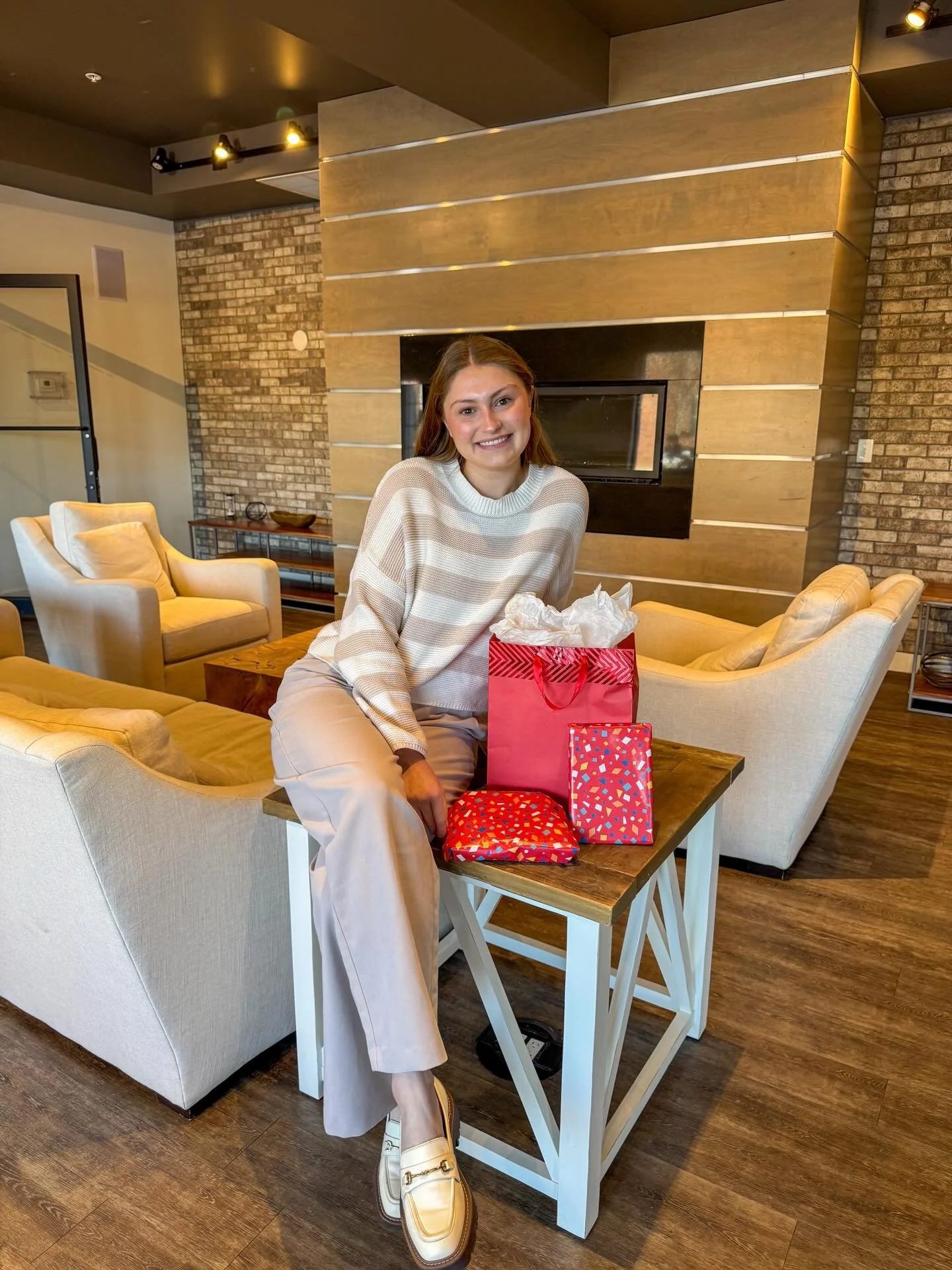 Win It Wednesday 🎄

Here&rsquo;s how to win these holiday themed gifts:

1. Make sure you follow us ✅

2. Like this post 👍 

3. Comment and tag your bestie ❤️

#miamioh #studenthousing #giveaway