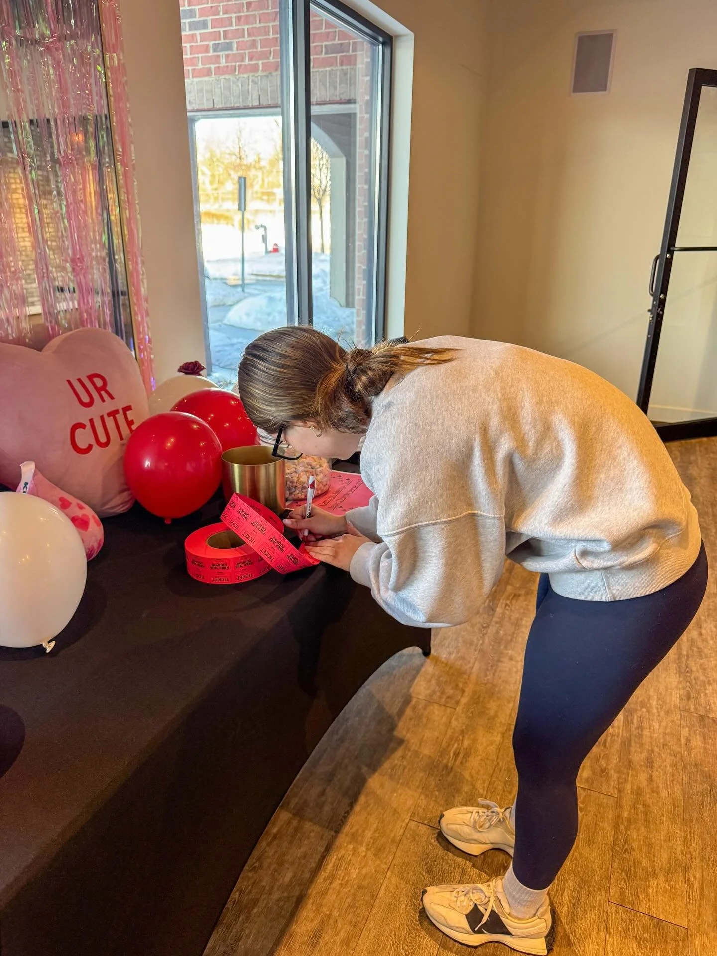 Resident Appreciation Week ❤️

We enjoyed seeing our residents who stopped by and participated! Don&rsquo;t forget, Win It Wednesday is next week and you don&rsquo;t want to miss out.

#miamioh #studenthousing #valentines