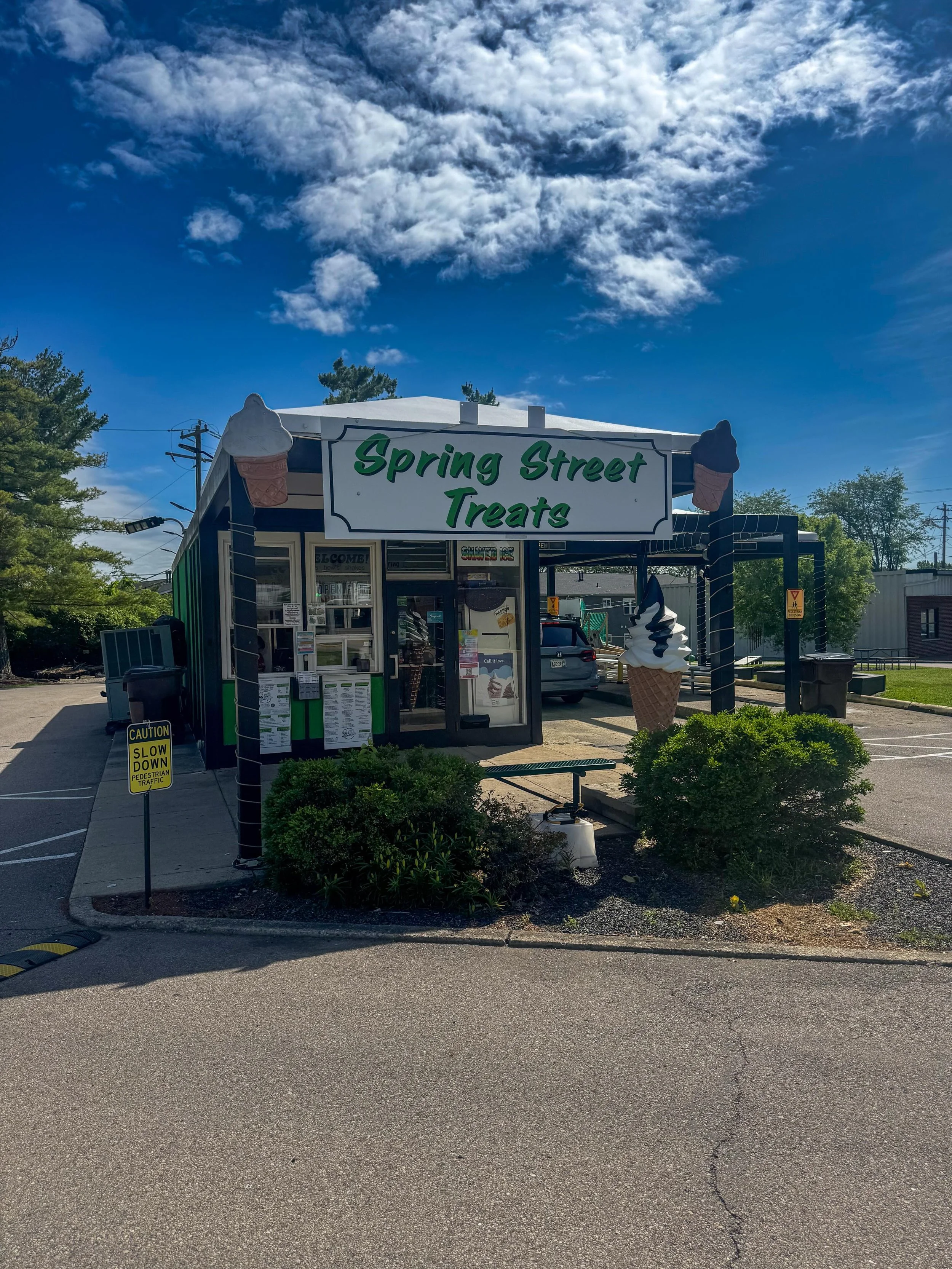 Community Spotlight 🌟

There is nothing better than having your favorite ice cream place right next door!

Remember that Spring Street Treats is always just a few steps away when you live at Miami Preserve 🍦‼️

#oxfordoh #studenthousing #miamioh #c