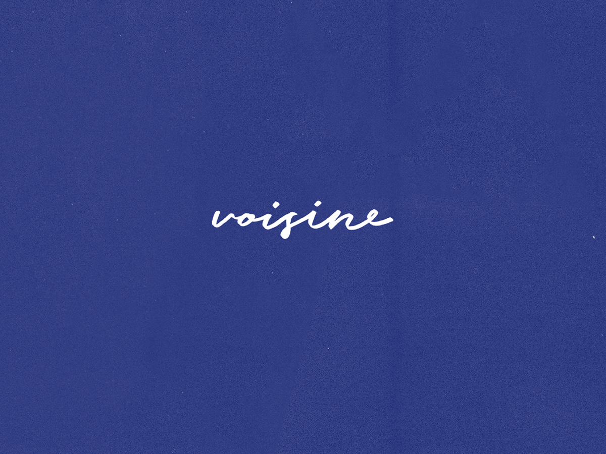 The word 'voisine' written in white cursive text on a dark blue background.