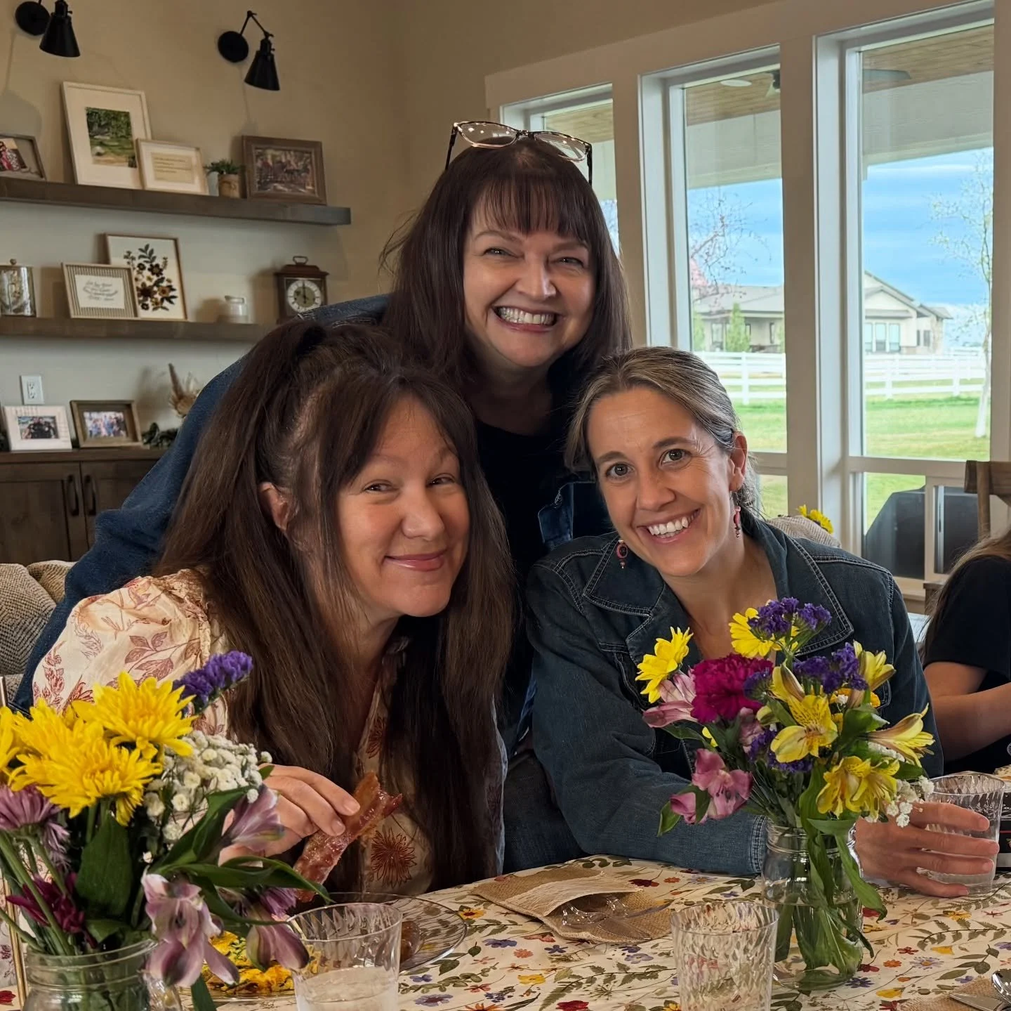 One goal of our women&rsquo;s ministry is building gospel centered relationships for the sake of encouragement and accountability and we do that through gathering together to get to know one another better. 💐 what a joy it was to gather together at 
