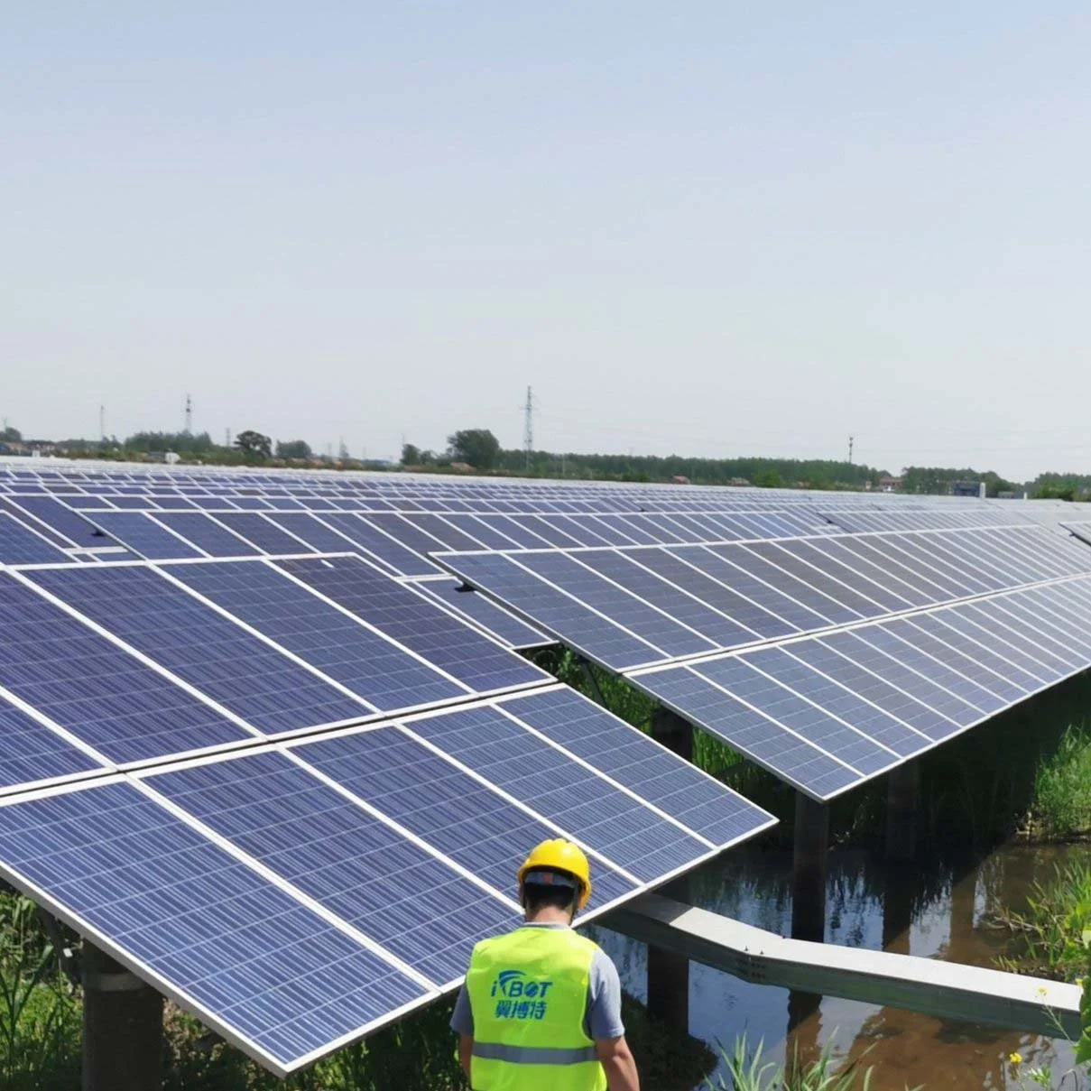 IFBOT M20 solar panel cleaning
