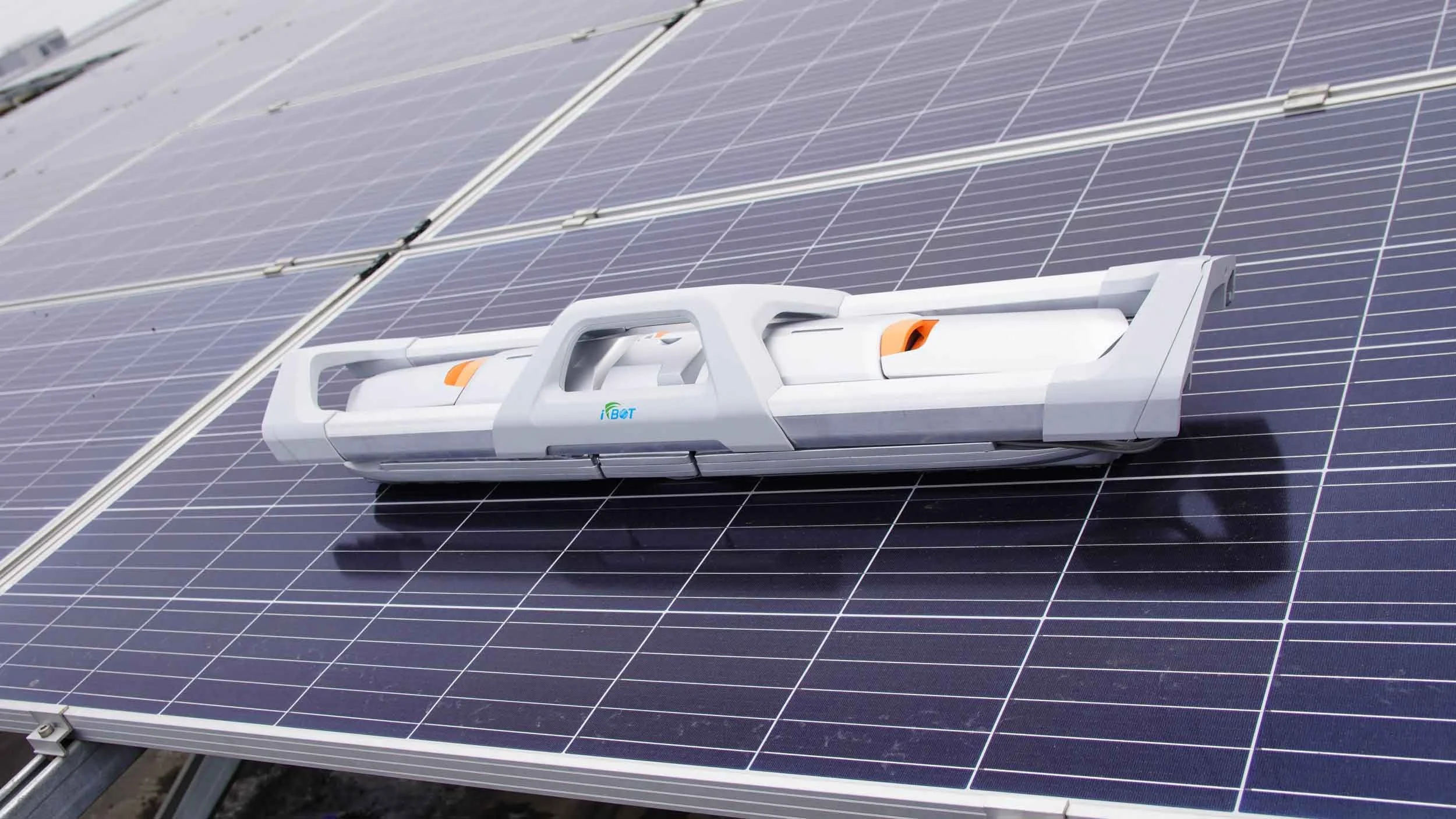 Robot de limpieza de paneles solares IFBOT X3