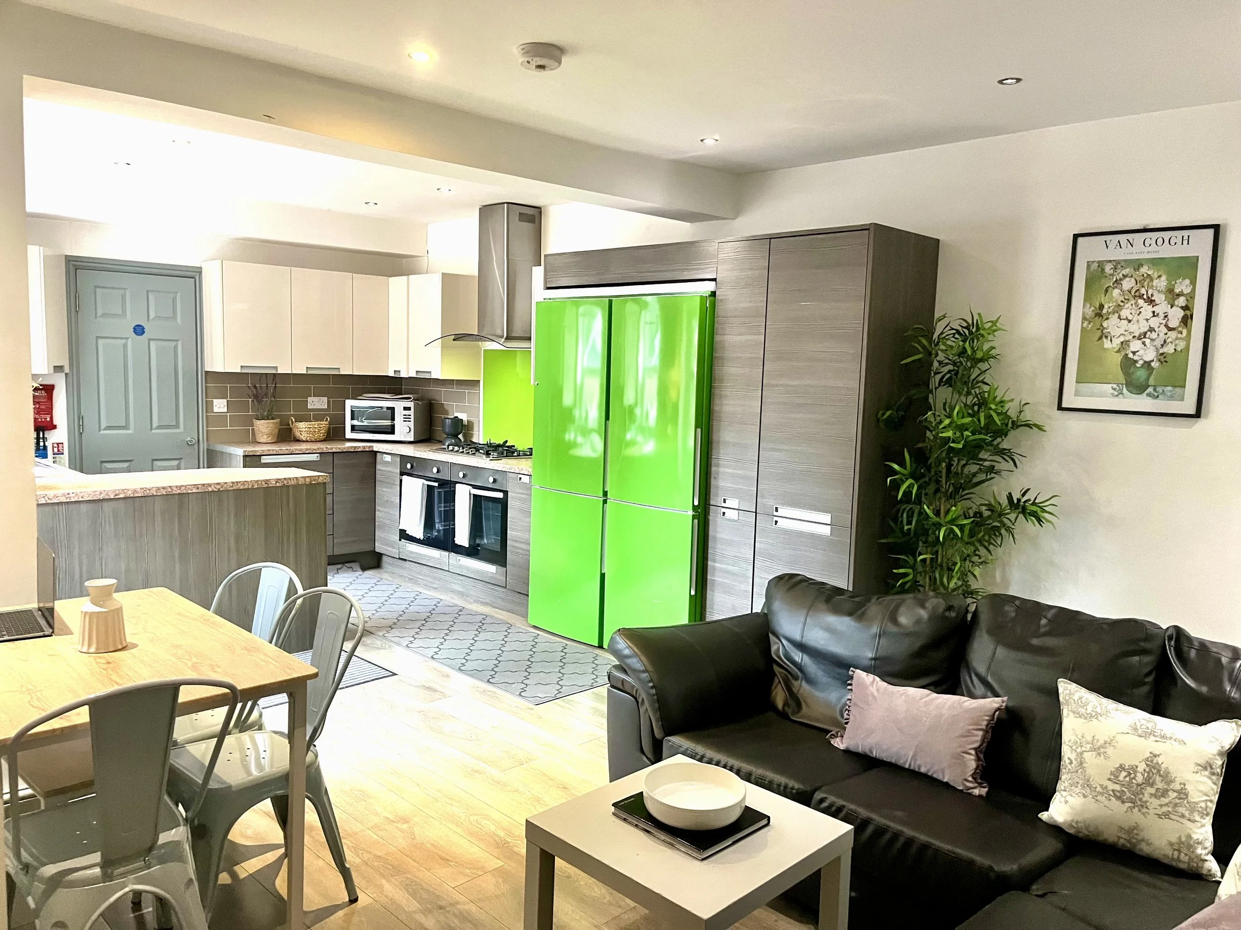 The Nook 6 Bed Comer Road, St Johnโs