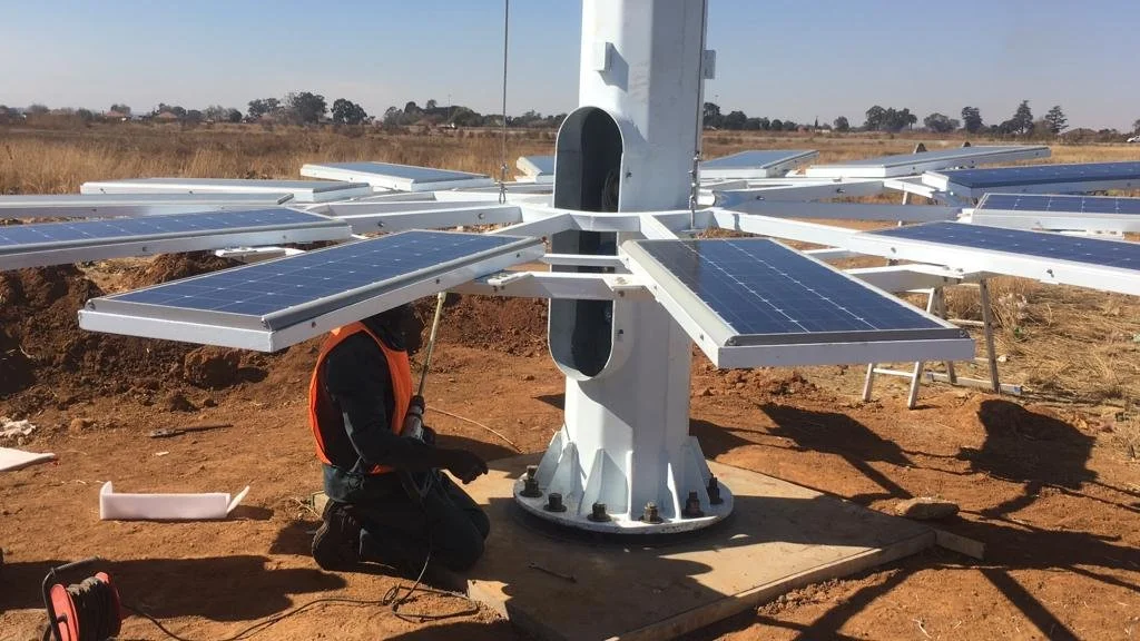 Solar Flood Light 2.jpg