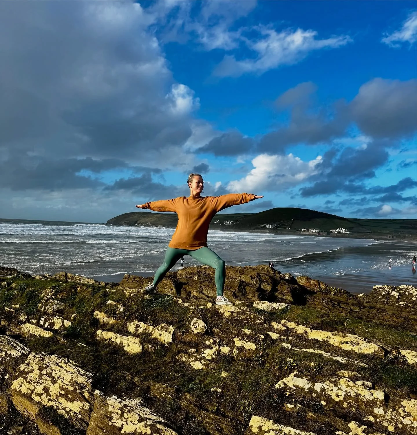 November bringing all the colours so far 
💜💙💚💛❤️
Big thanks to  @brauntoncricketclub @seb.ash for the amazing display last night - it was magic💫 

Don&rsquo;t forget this is the last month to practise with to me in 2025 🙏