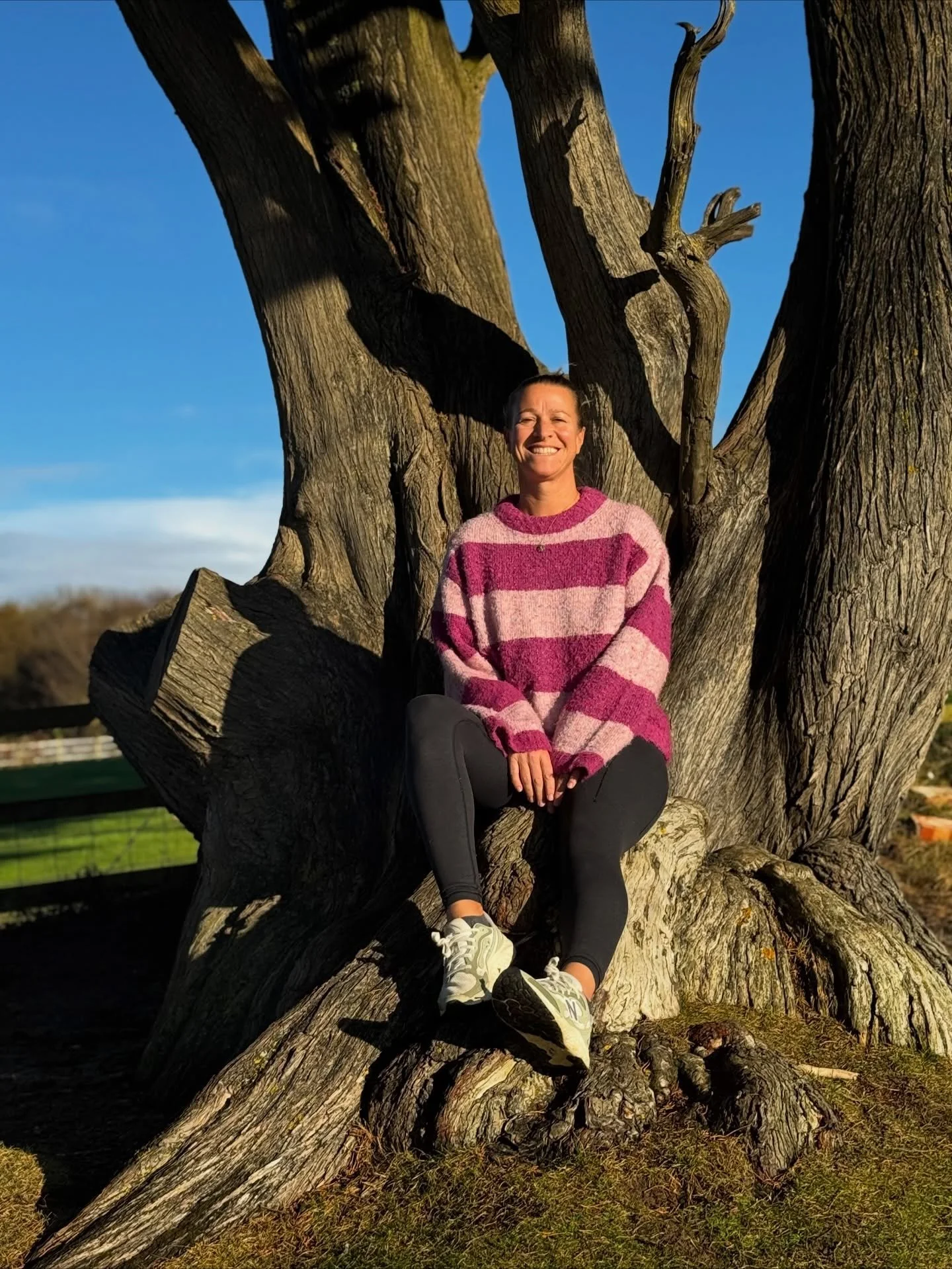 Come and join me for
F R I D A Y YOGA in Croyde Village Hall ⭐️

>>8am Morning Flow for the Earlybirds 
&amp;
>>9.30am Dynamic Flow 

Book your spot via the L in the B 🙏❤️