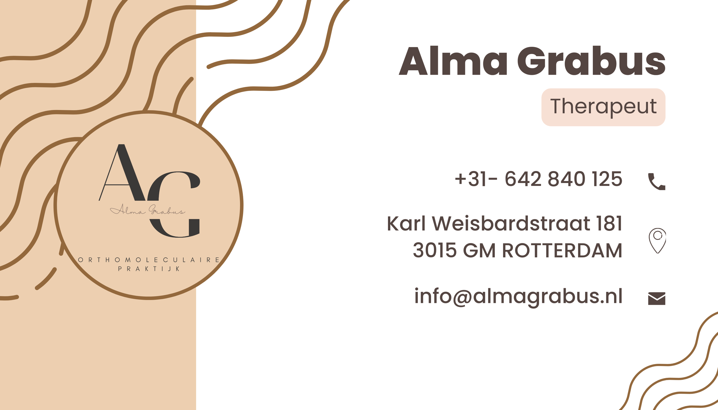 Visitekaartje voor Alma Grabus, een orthomoleculair therapeut. Het kaartje bevat het logo met de initialen Ag, haar naam, contactgegevens inclusief telefoonnummer, adres, e-mail en een locatie-icoon, met een beige en witte achtergrond en decoratieve 