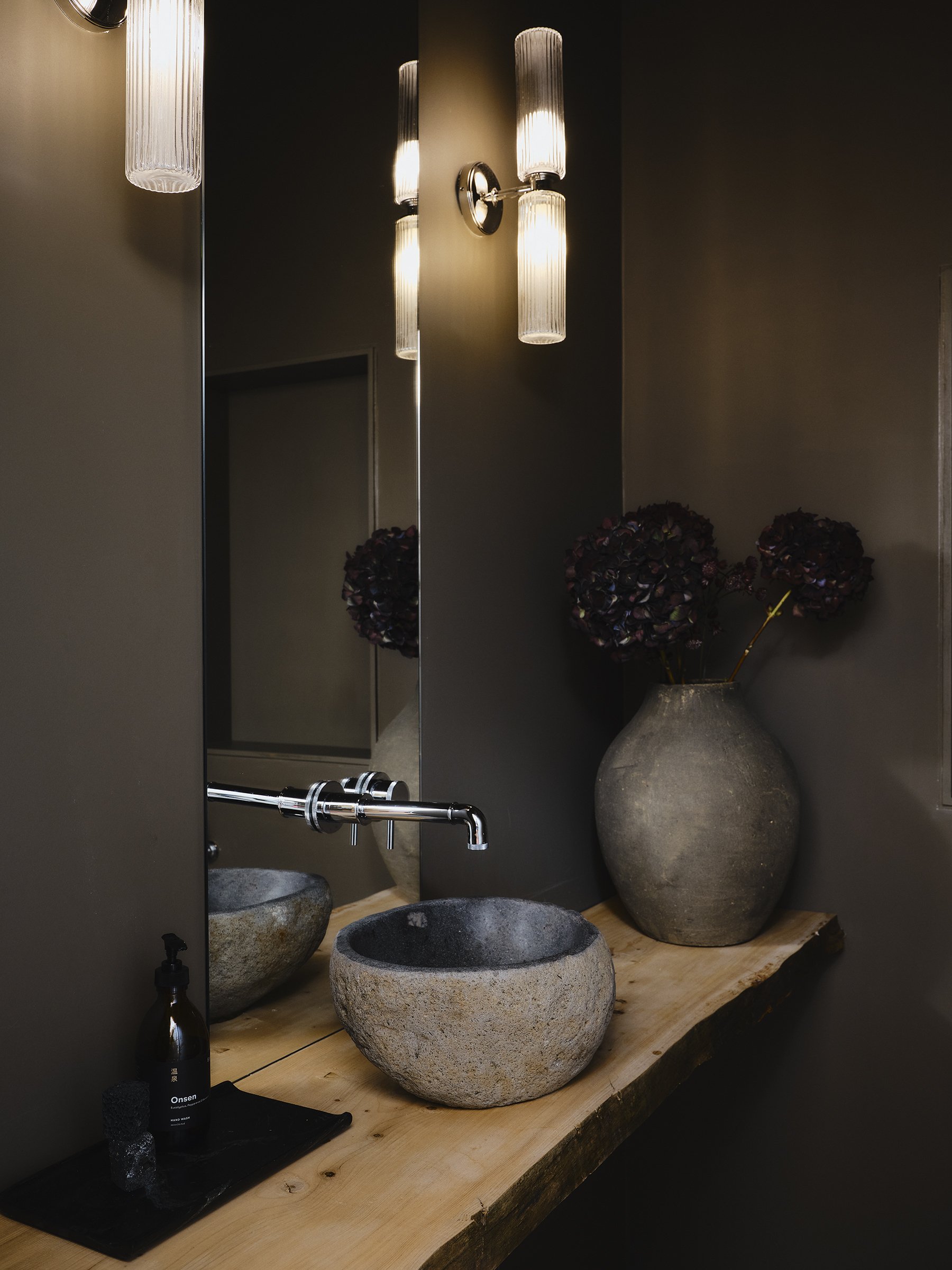 AnnaMoller.Design Showroom design for Coral + Hive