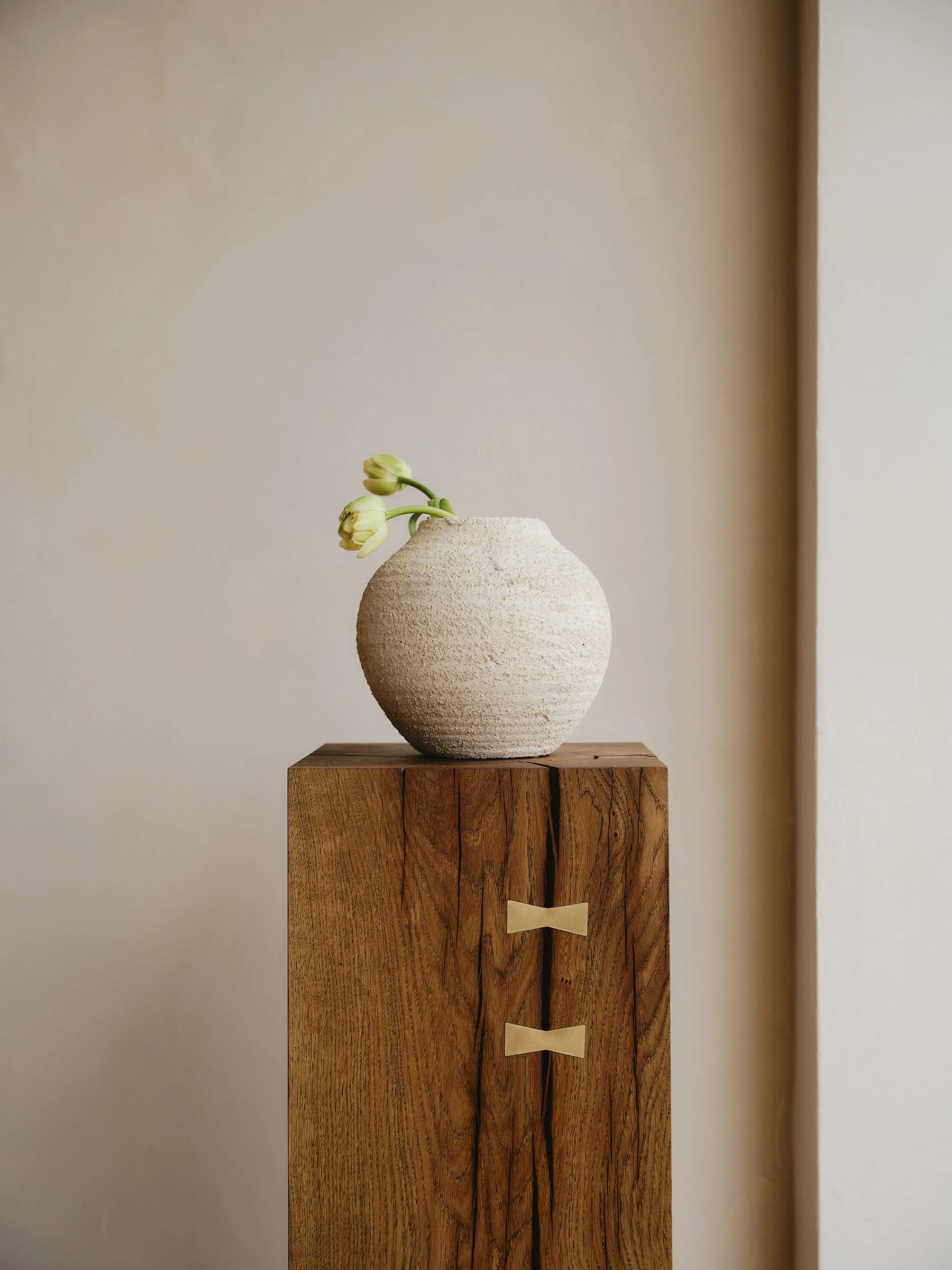 AnnaMoller.Design Showroom design for Coral + Hive