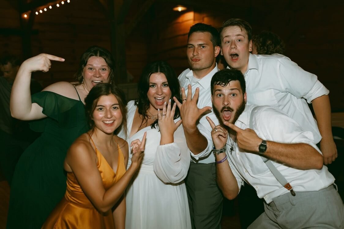 throwback to this party of a summer wedding with the joneses🎉