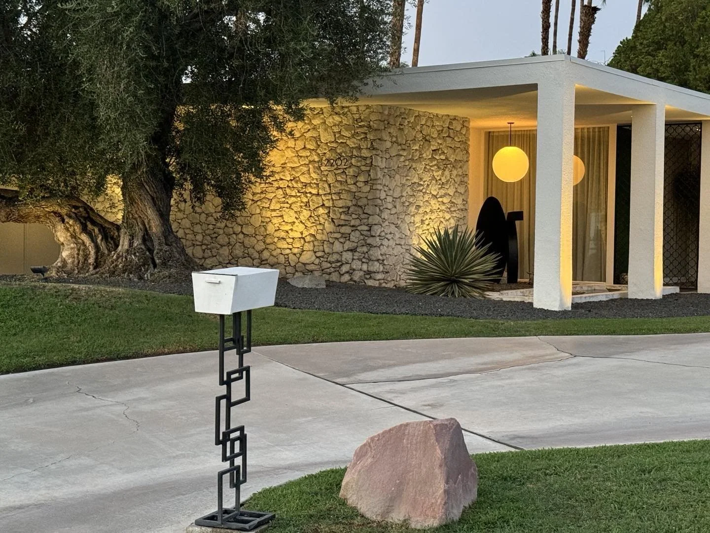 Indian Canyon cutie! #mcm #palmsprings #palmspringsarchitecture #midcentrymodern