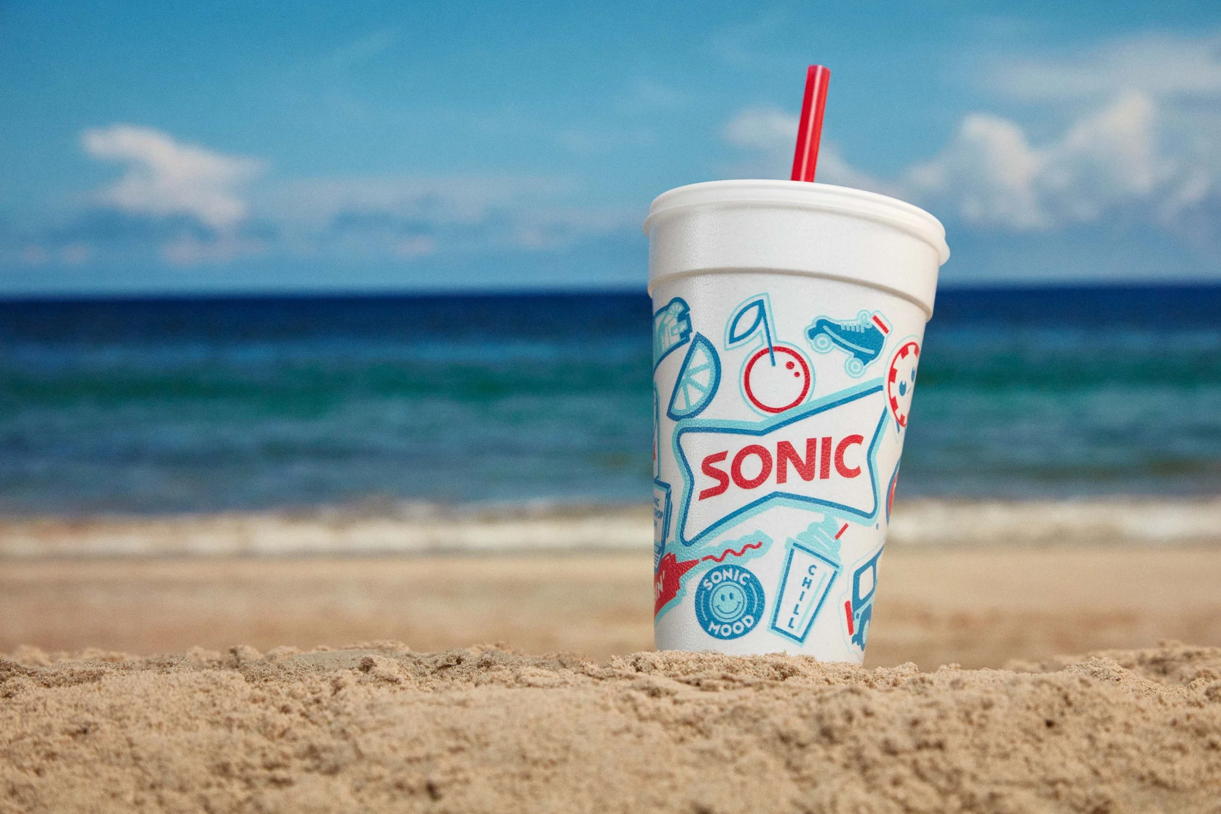 ST_Sonic_SummerPack2023_Beach02_FA_RGB_LR.JPG