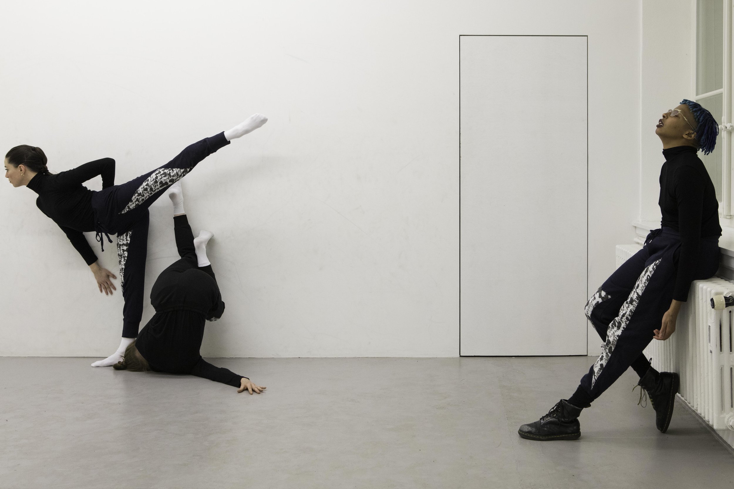 NicoleBachmann, A circle whispering dot, 2019-19.jpg