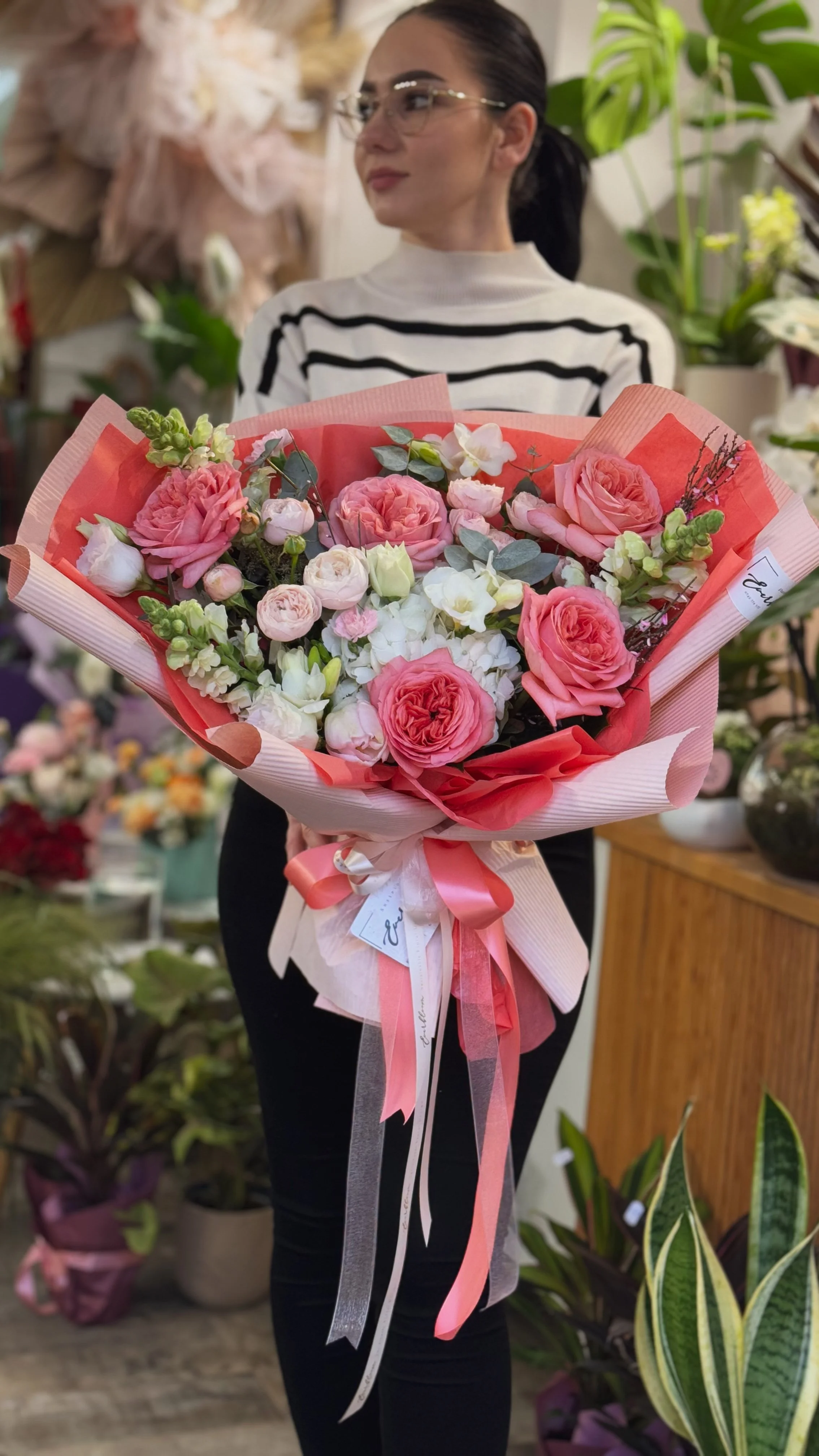 Buchet Happy Wife Happy Life - 400 lei