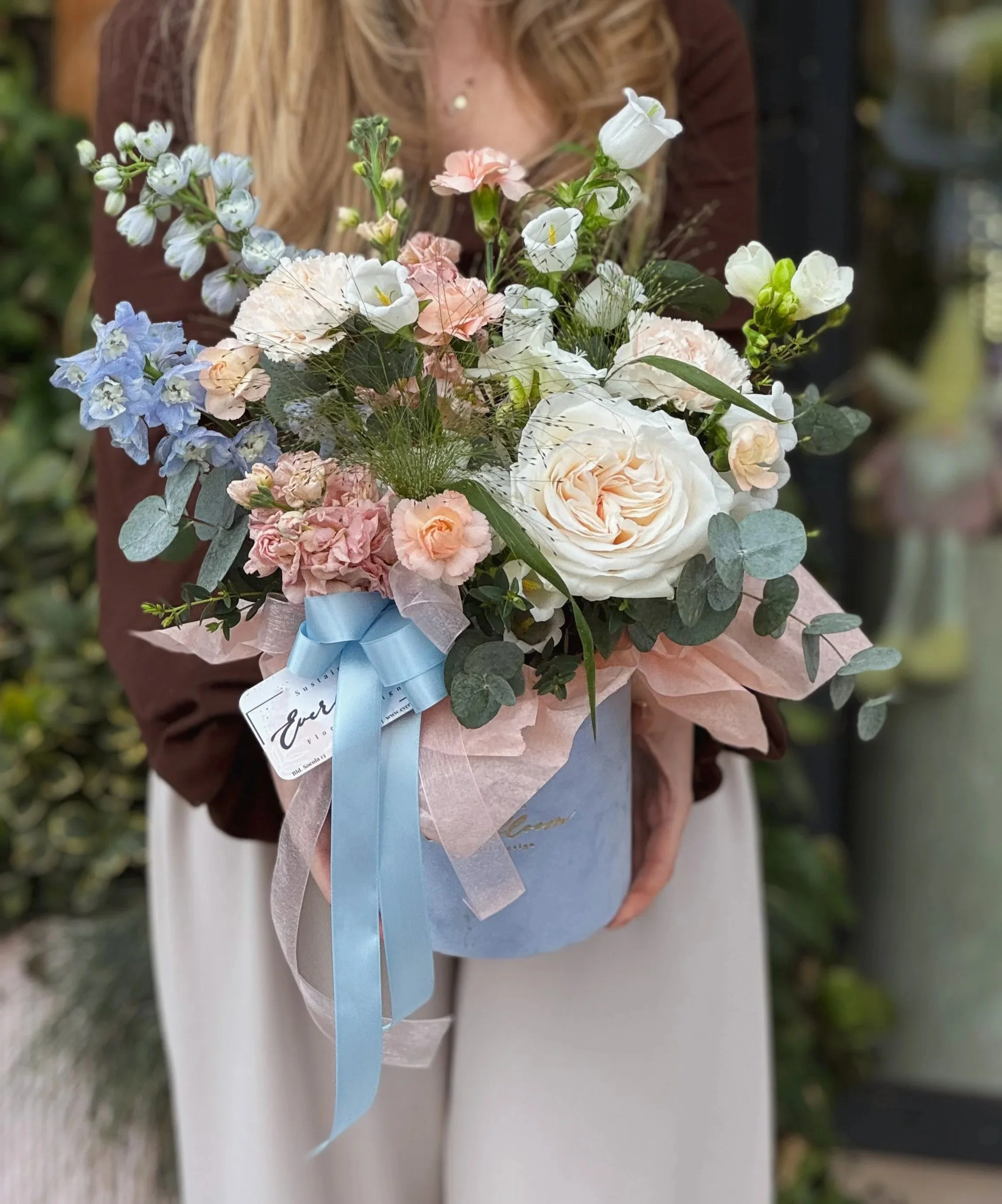 Aranjament Blue Porcelain - 250 lei