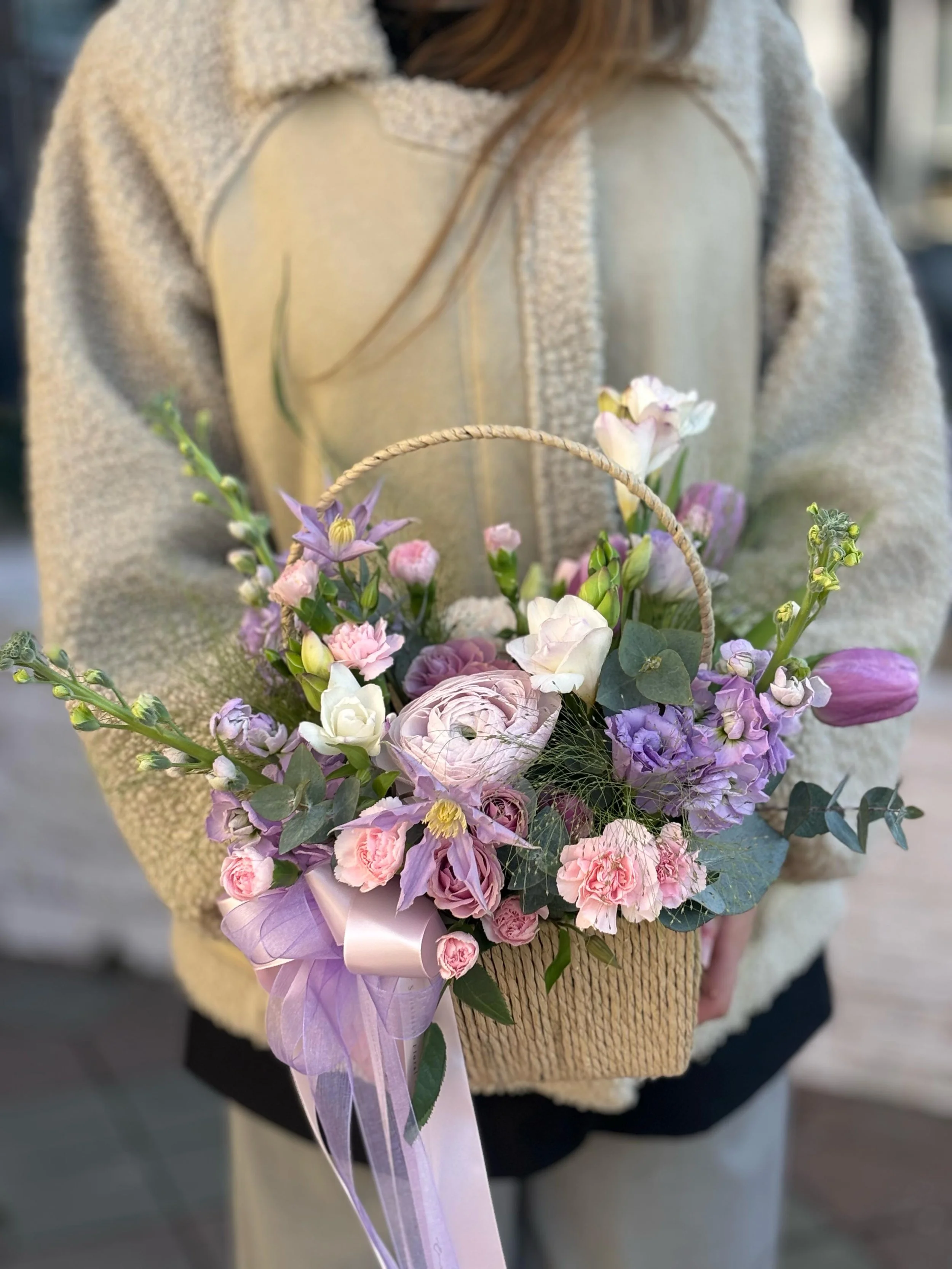 Aranjament cos flori livrare Iasi | Buchete surpriza Iasi