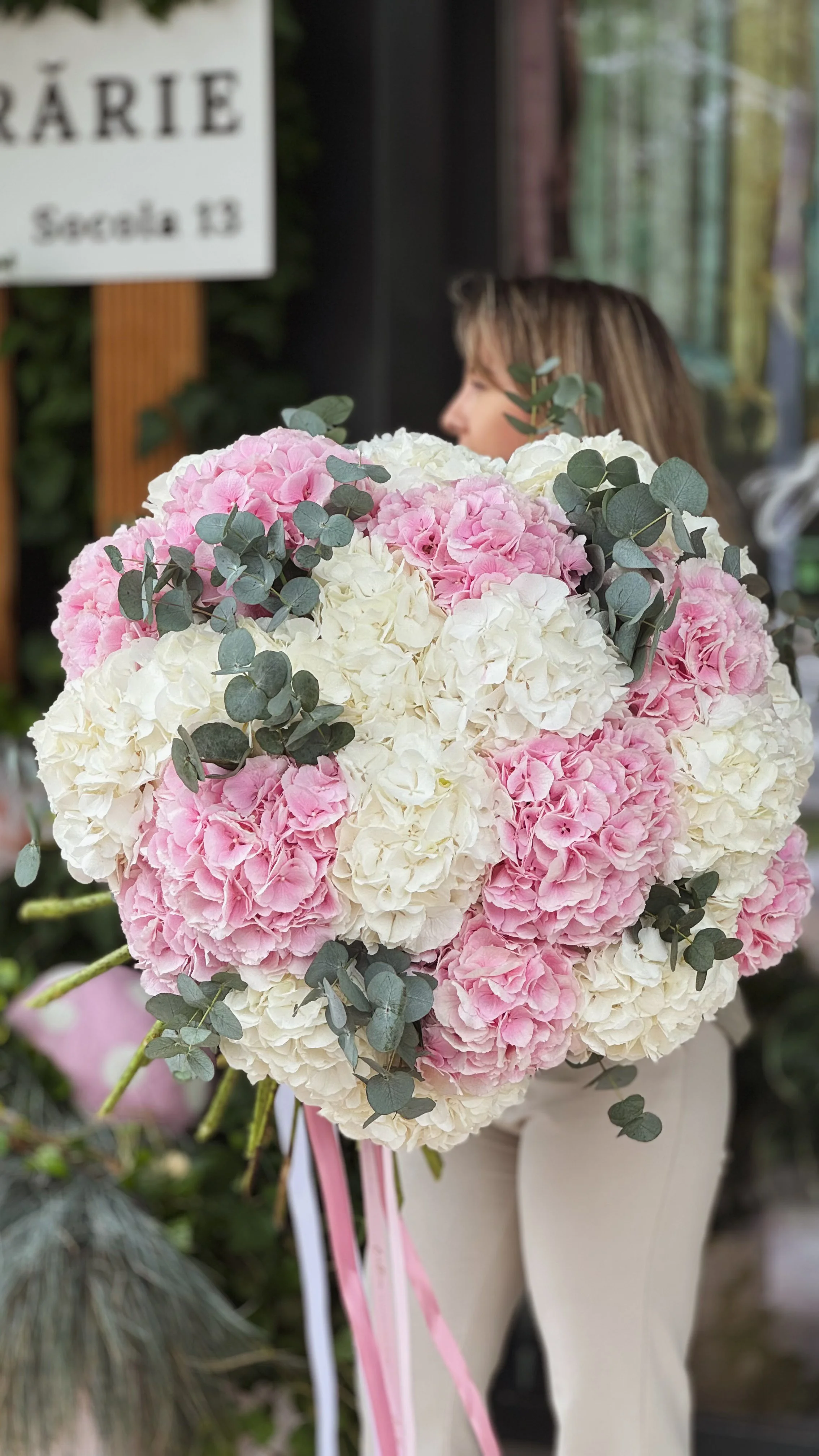 Buchet Hydrangea Dream - 1340 lei