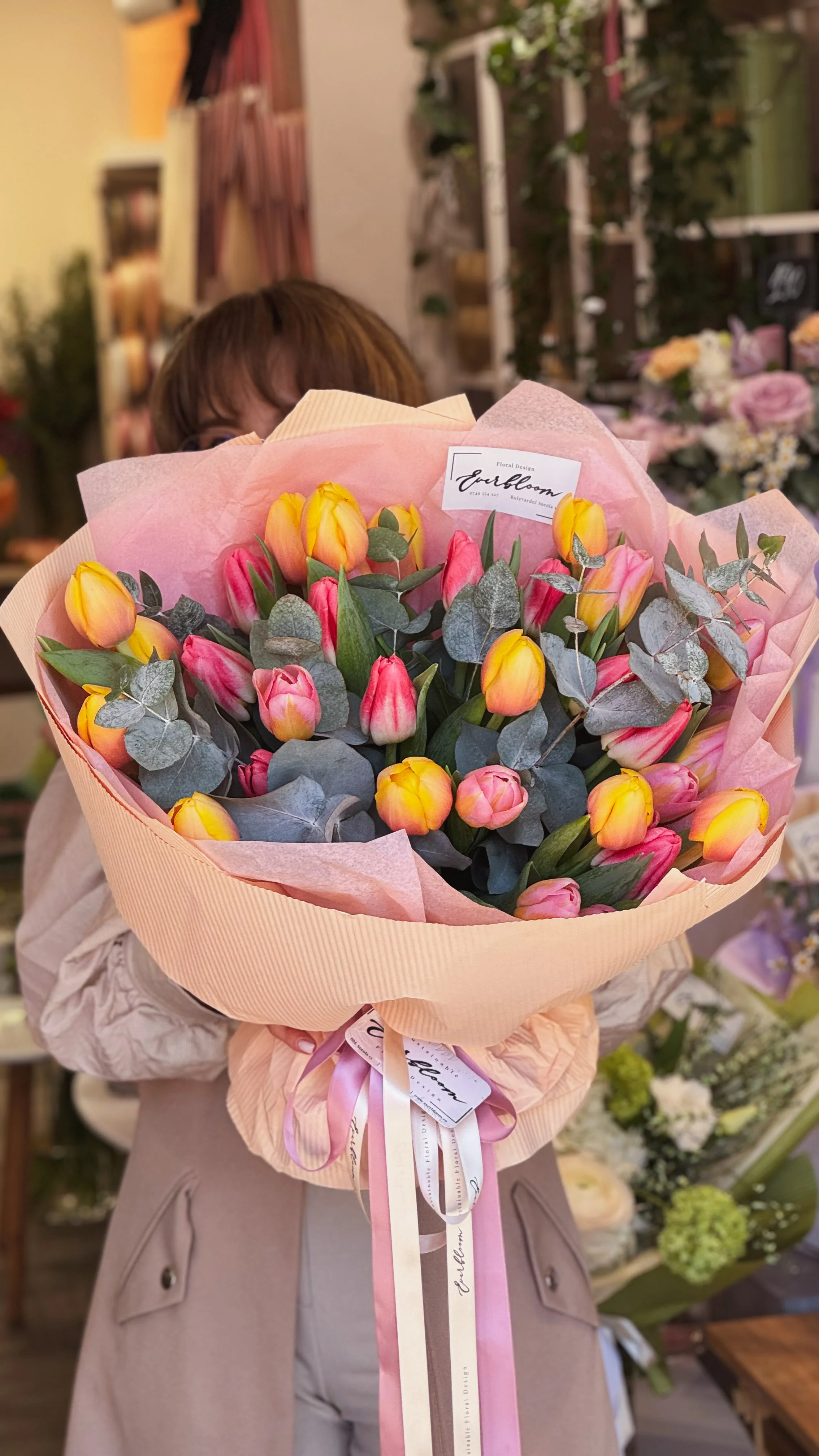 Buchete personalizate Iasi | Comanda flori Iasi | Livrare rapida flori Iasi | Flori 8 martie Iasi livrare | Buchet lalele Iasi