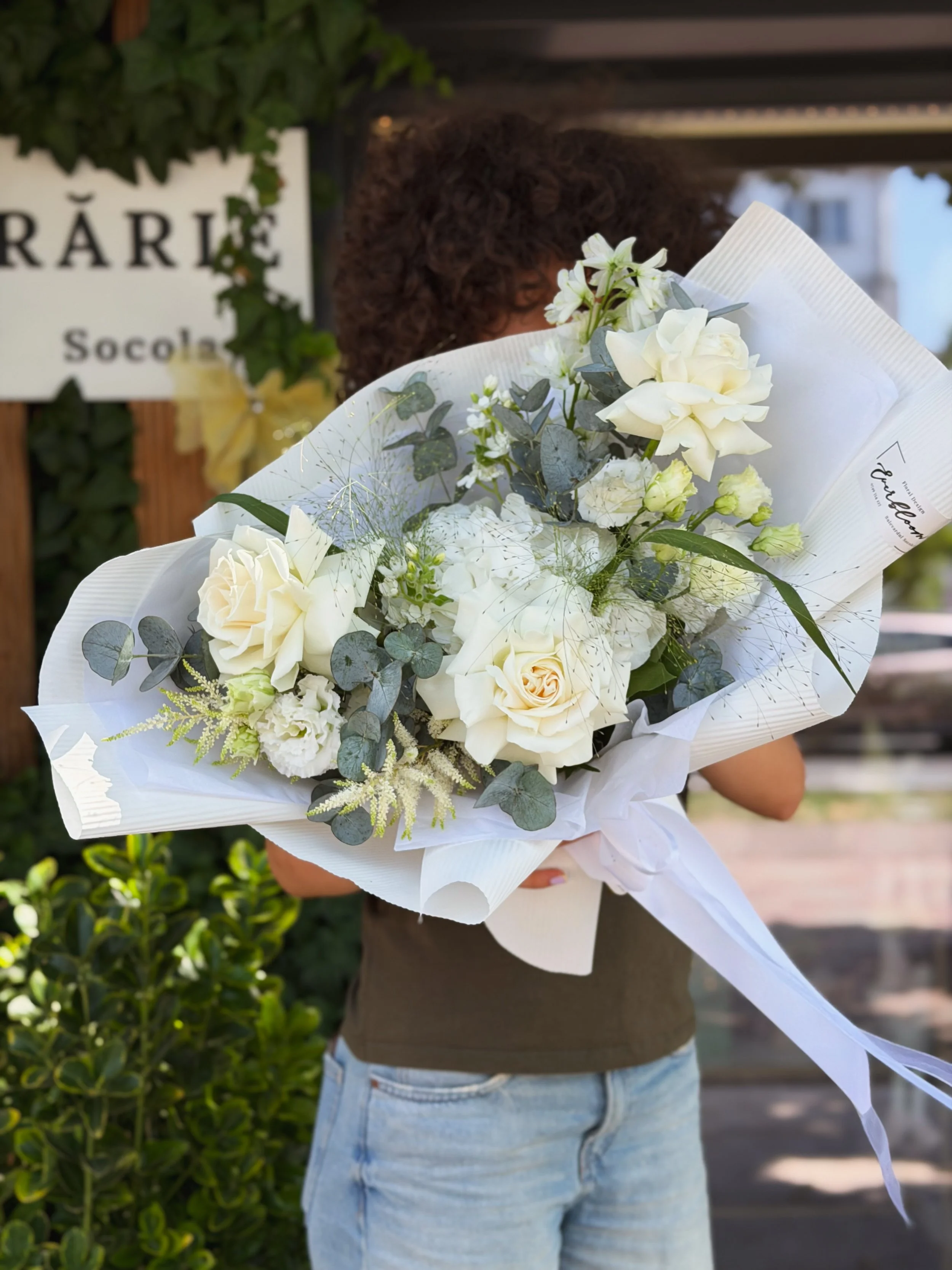 Buchet Yvory Whsiper - 300 lei