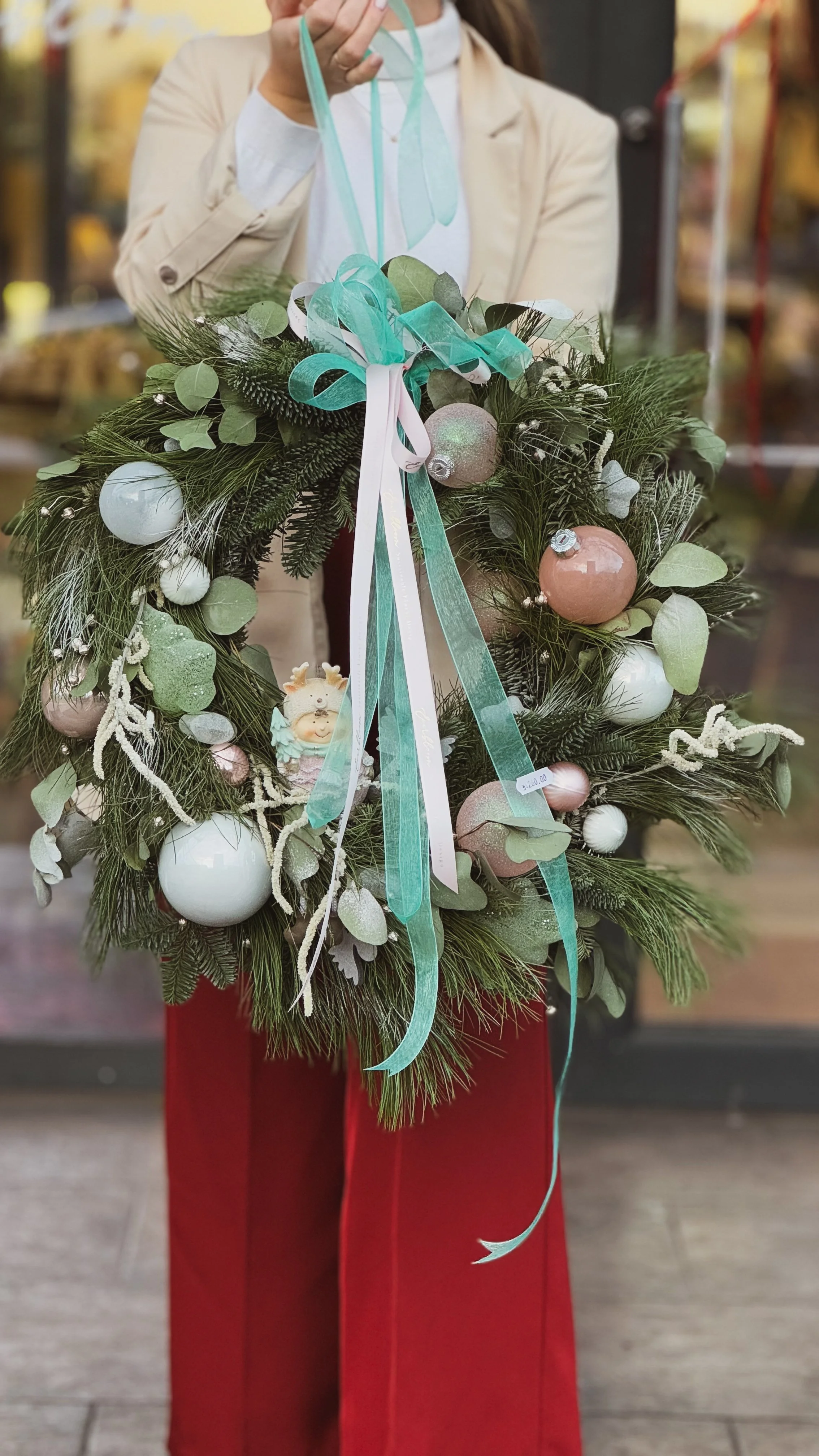 Coronita Craciun de pus pe usa cu brad Iasi