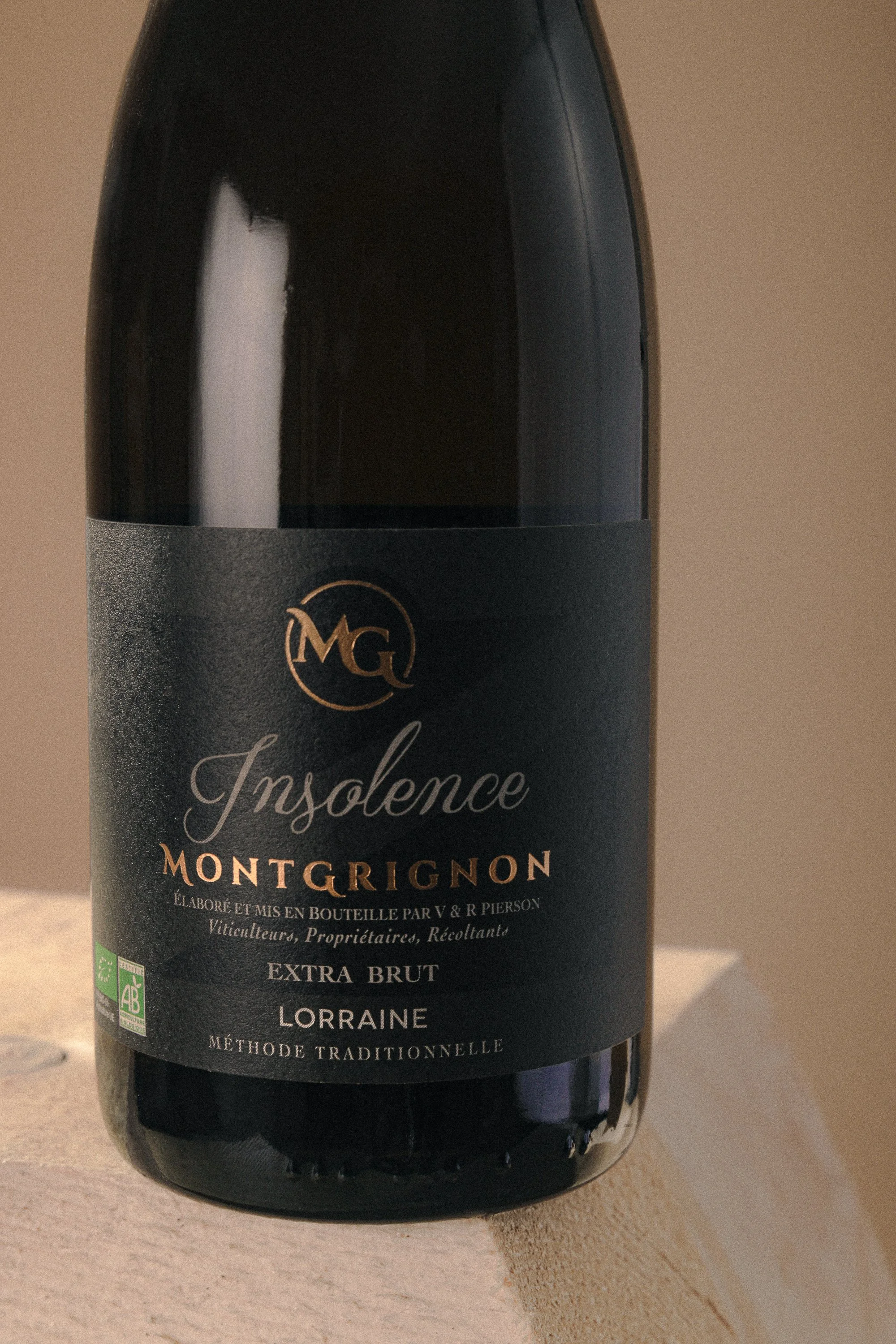 Ambiance pour une cuvée de vin mousseux, vignoble Domaine de Montgrignon en Meuse, réalisé en studio par Coralie Fradin