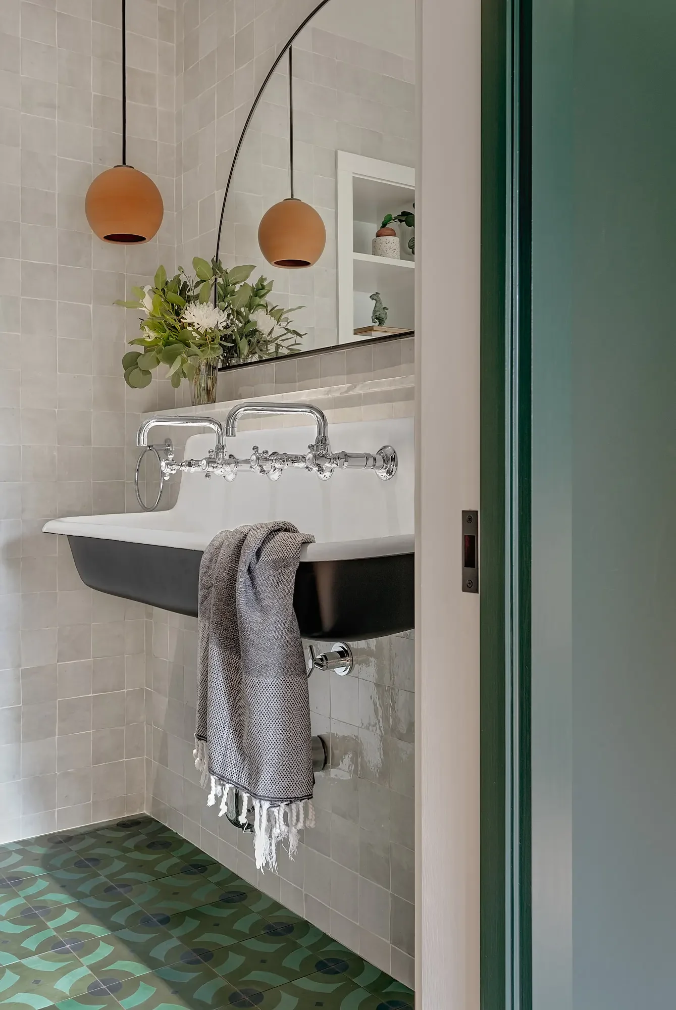 bathroom-trough-sink-arched-mirror-claremont-berkeley-studio-vae.webp