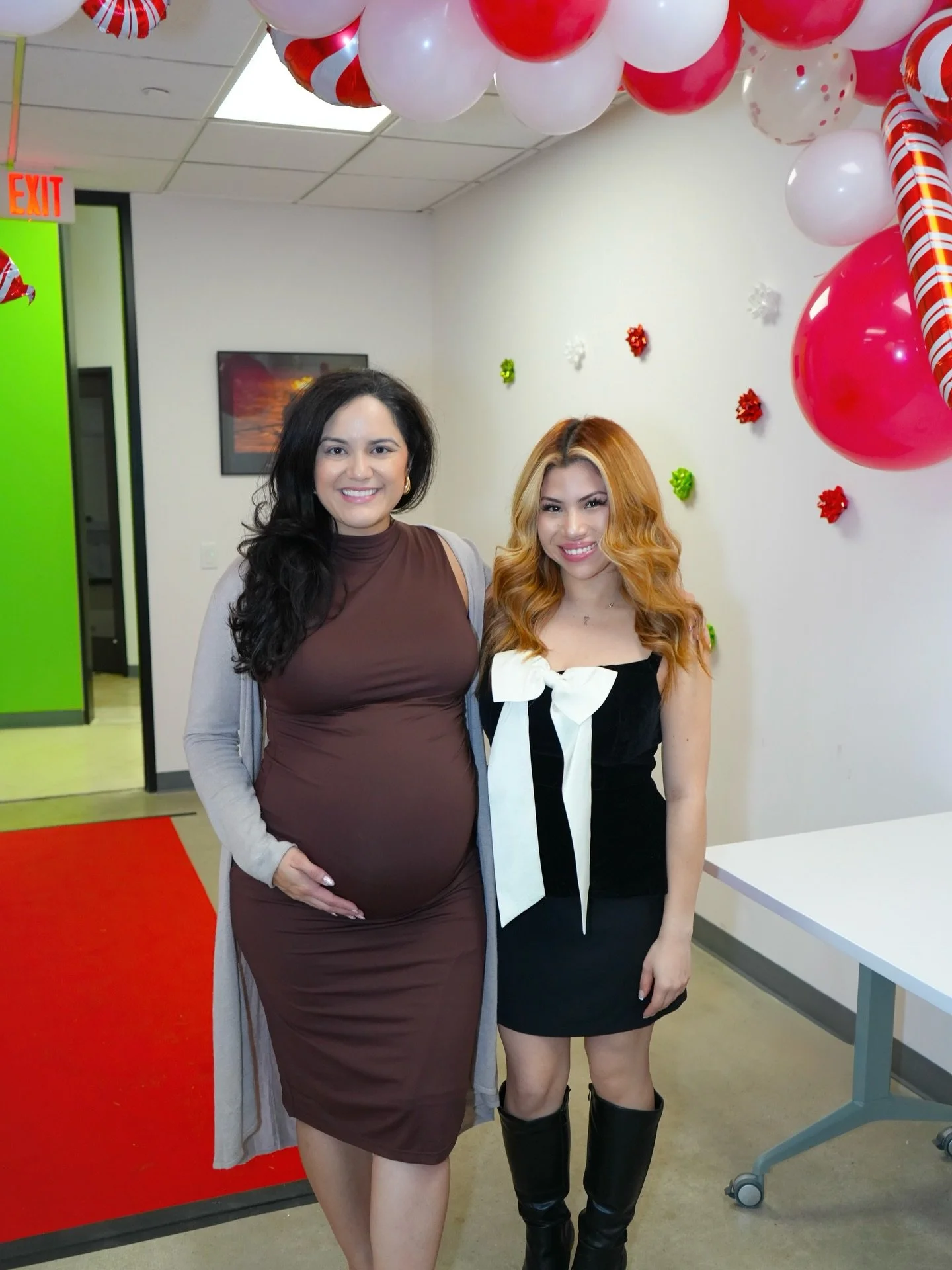 One of the many moments this season that reminded me how thankful I am for the clients we get to work with and the blessings this year has brought. 🥳🥂🥰