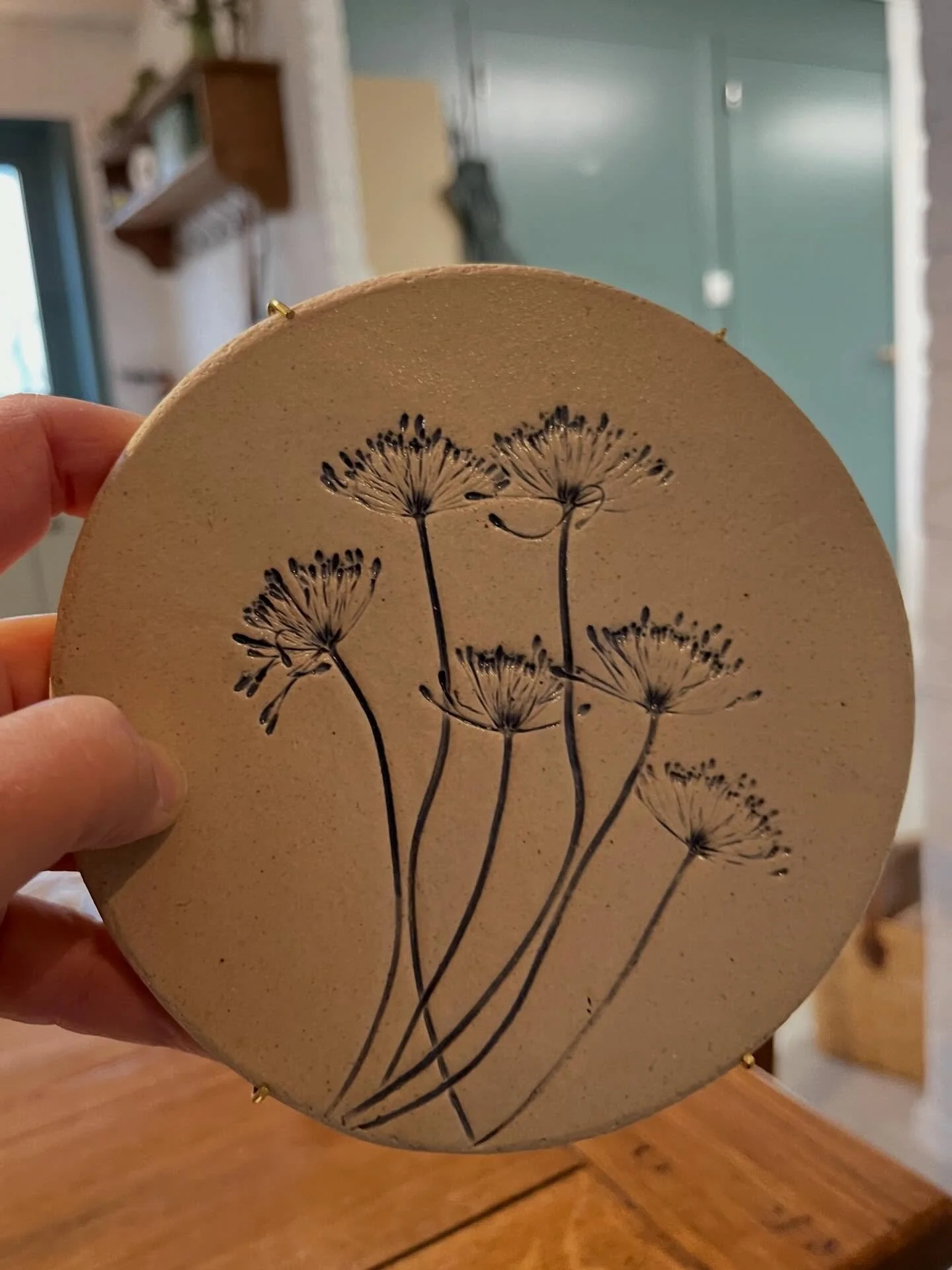 💙Winactie!!!💙
Deze mooie keramiek wandtegel t.w.v. &euro;32,50 met een afdruk van Dille kun je winnen, leuk h&egrave;!

Deze is onderdeel van mijn nieuwe collectie botanische wandtegels en bordjes die ik speciaal heb gemaakt voor de moestuinbeurs.
