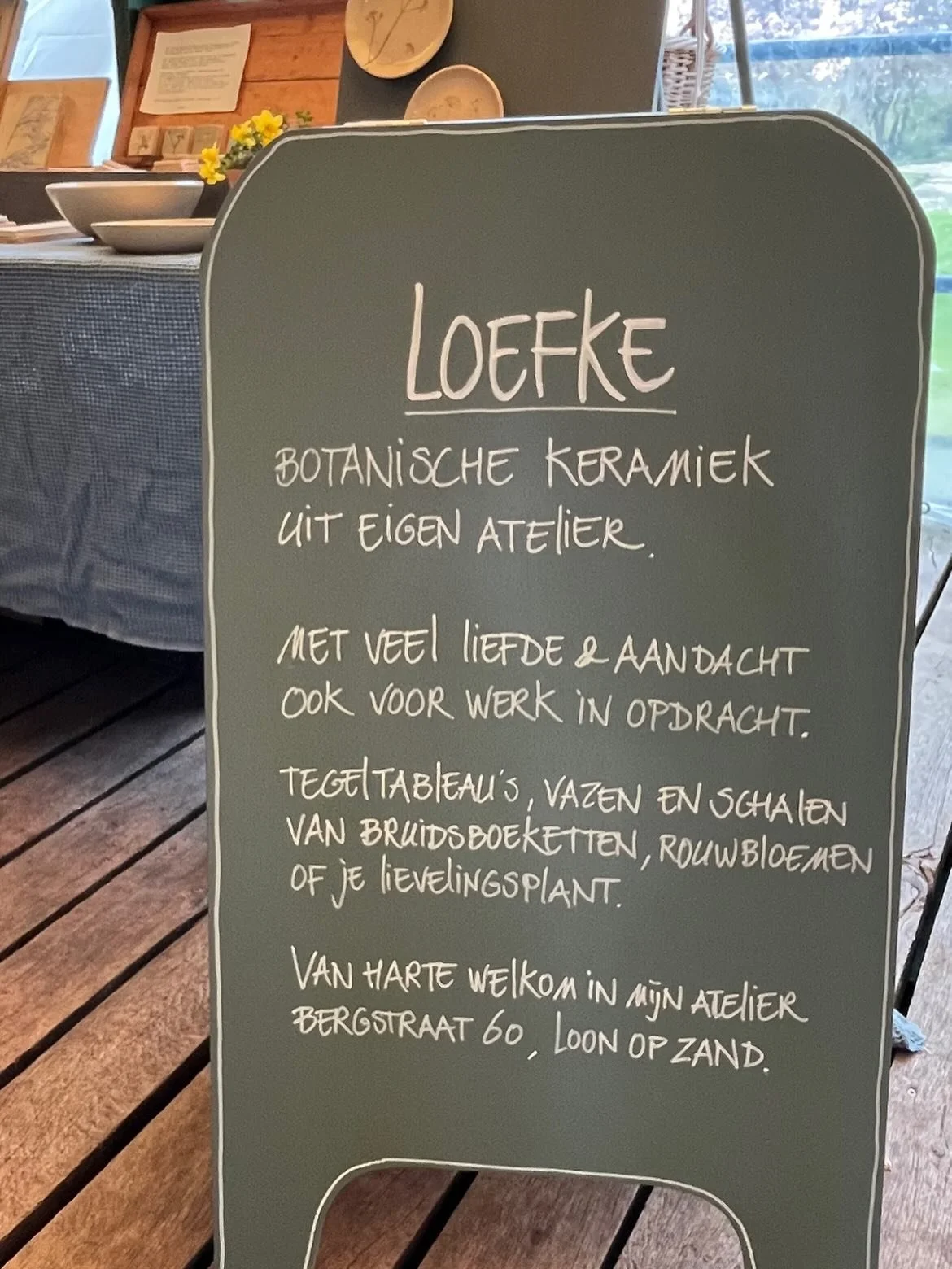 Afgelopen weekend waren we 3 dagen op de @demoestuinbeurs met mijn botanische keramiek. 🌸
Wat was dat een feest! Een toplocatie, fantastische organisatie ( dankjewel Kirsten!) en vrijwilligers ( dankjewel Michiel!) , leuke bezoekers, ontzettend liev