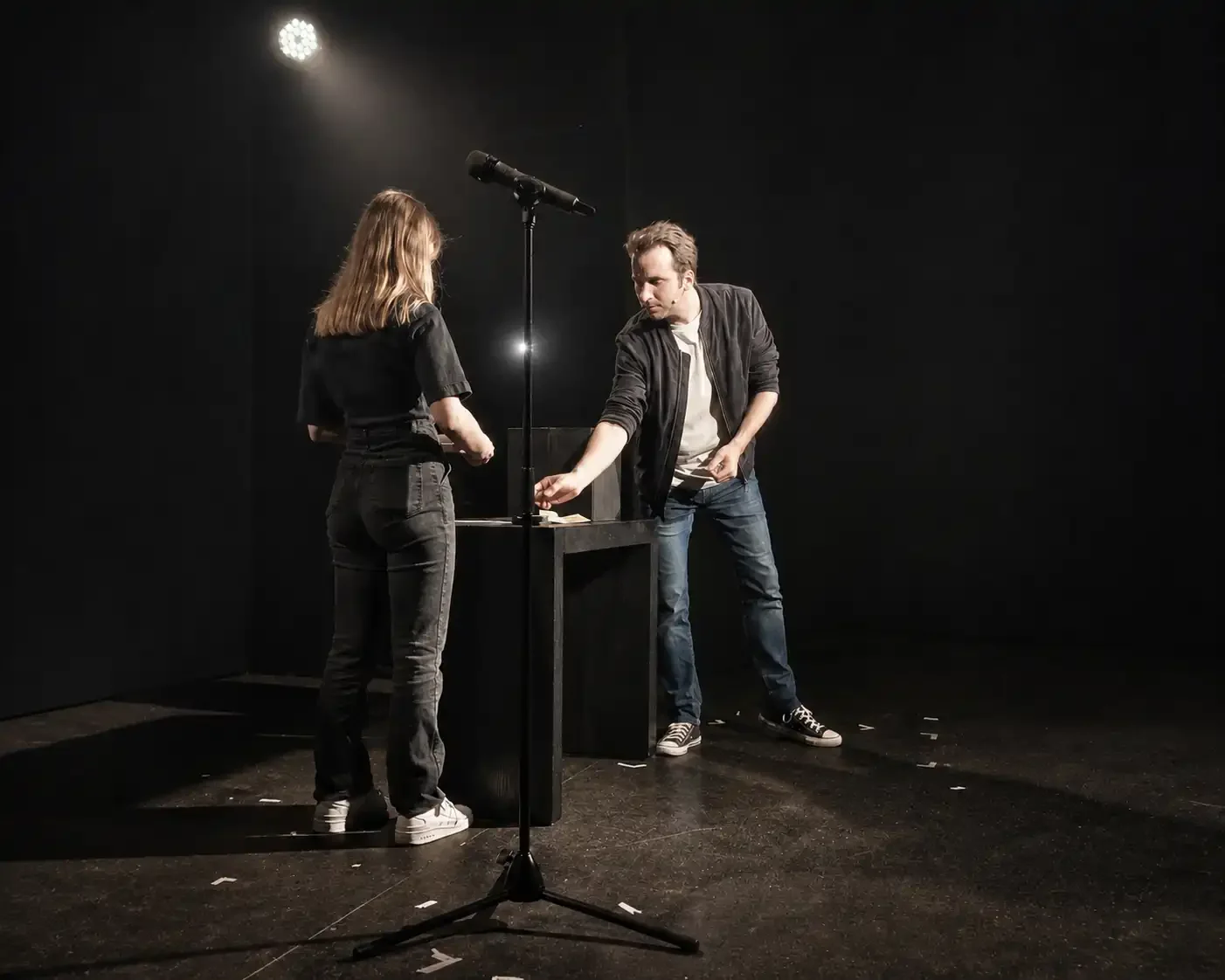 mathieu-gae-magicien-scene-07.webp
