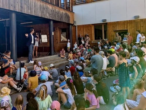 Spectacle école par Mathieu Gaé
