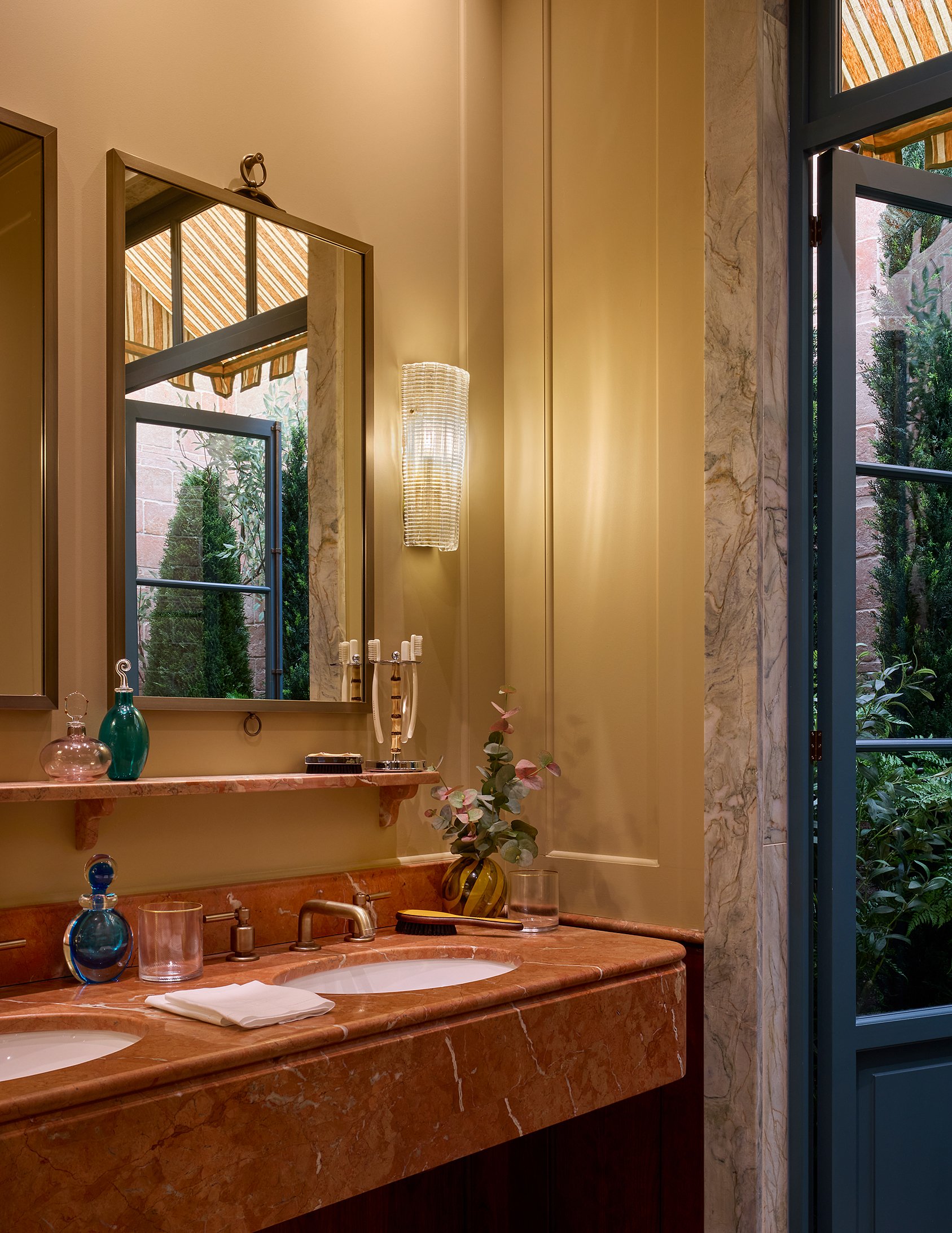 Ca' Pietra Bathroom by De Rosee Sa021.jpg