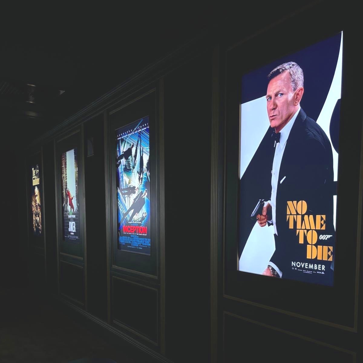 L-ACOUSTICS HYRISS ROOM - Cinema Posters