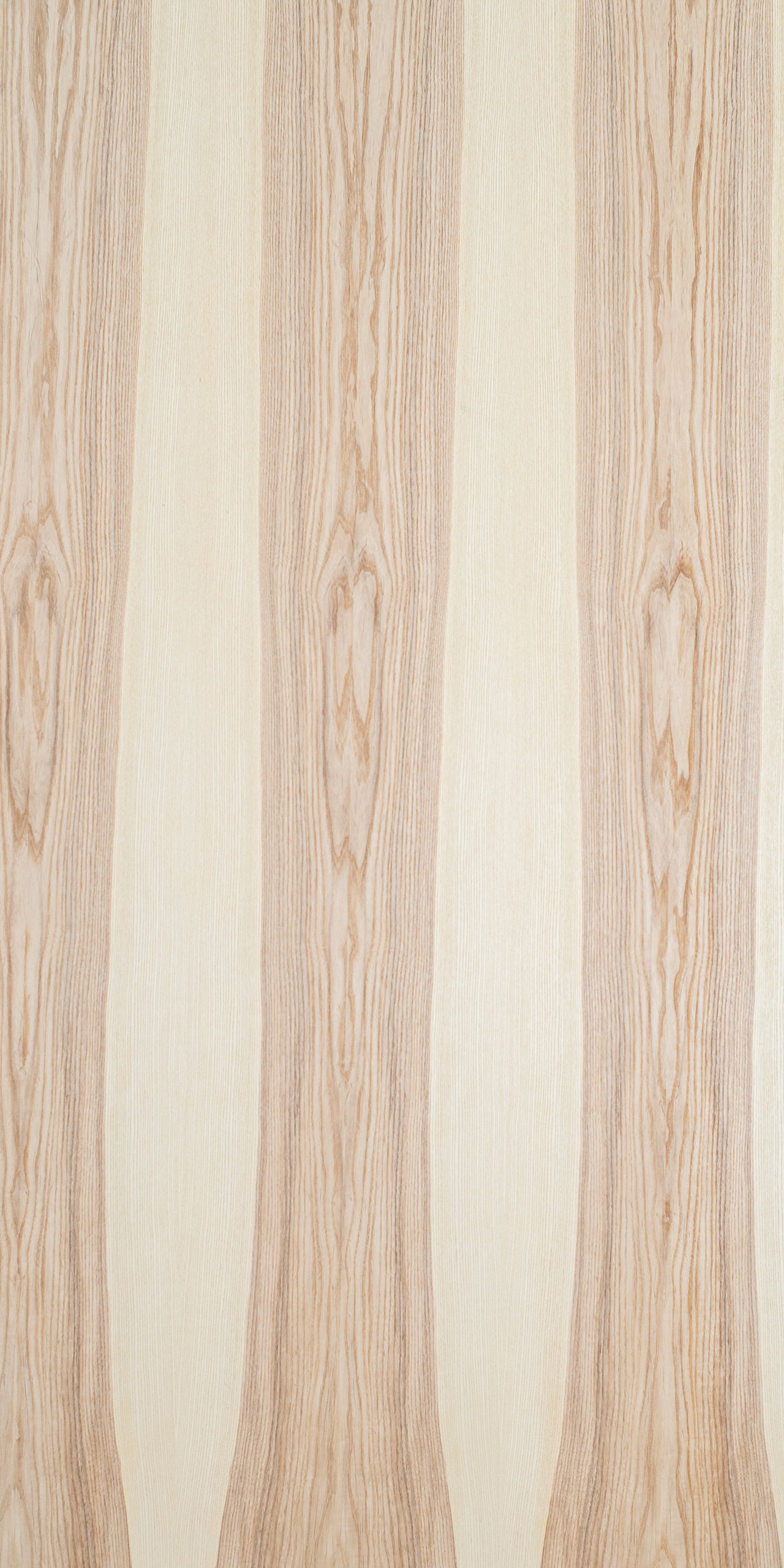 Especie: Fresno Olivo / Armado: Hermanado / Medida: 4X8 (1.22X2.44m)